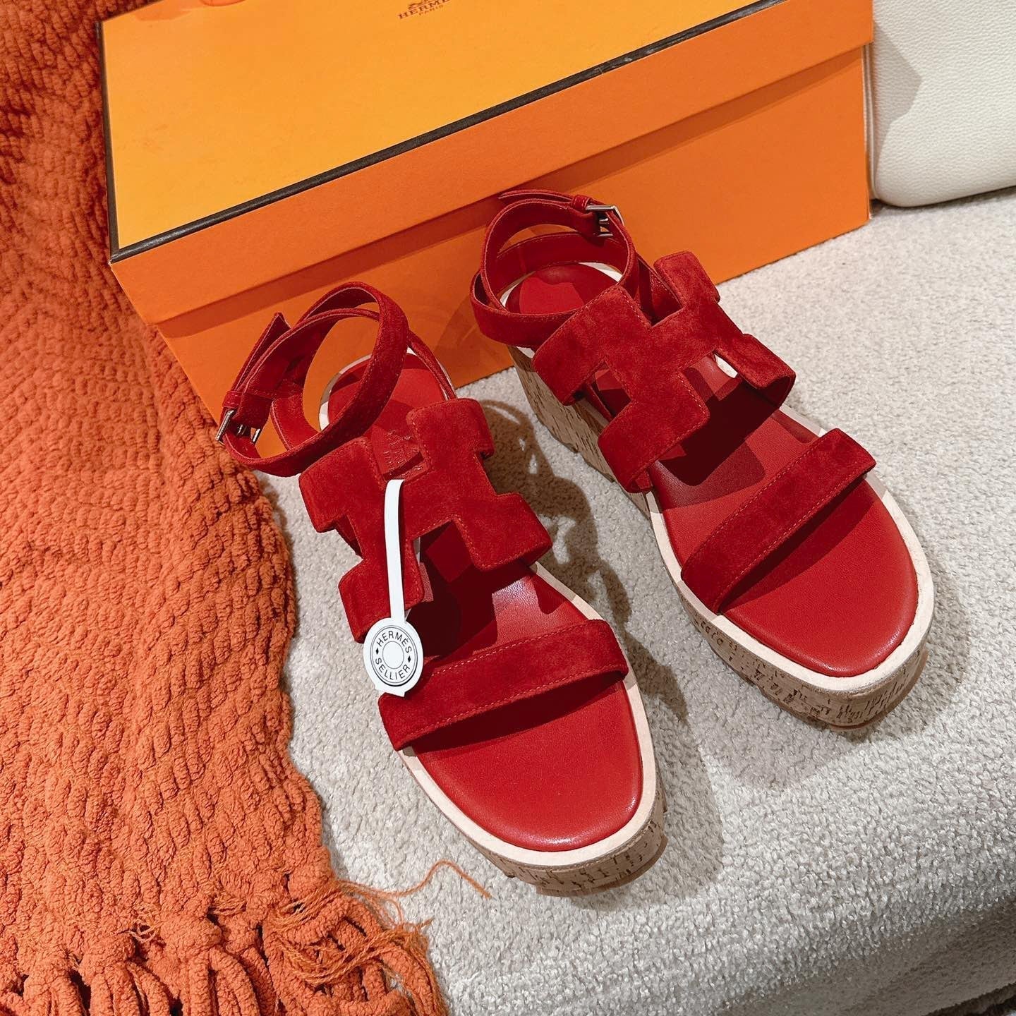 HM 25S HAVANE WEDGE SANDAL IN RED SUEDE - 35