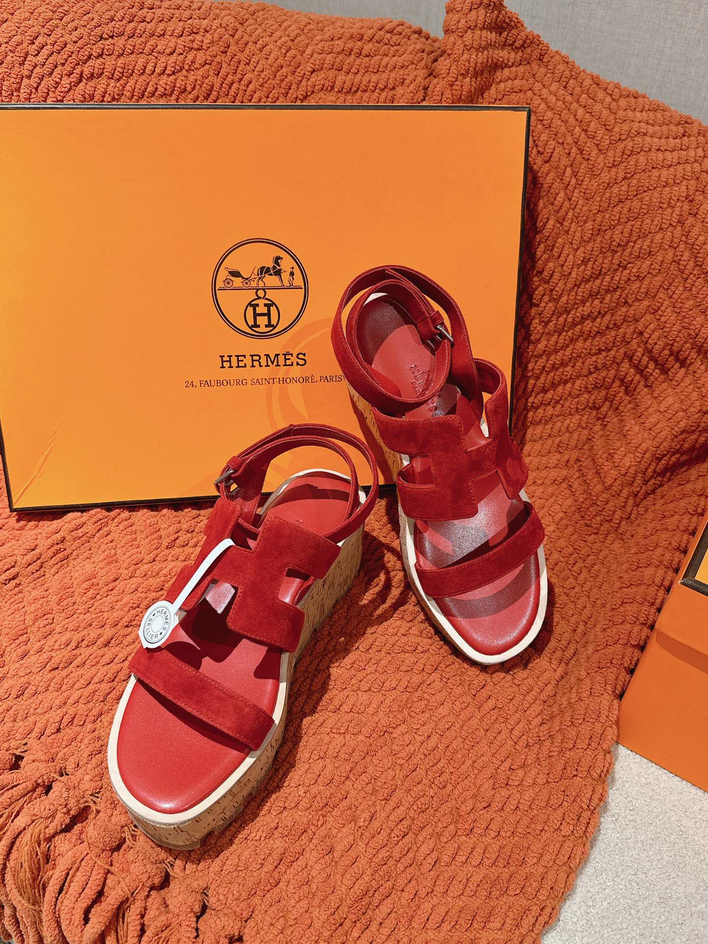 HM 25S HAVANE WEDGE SANDAL IN RED SUEDE - 35