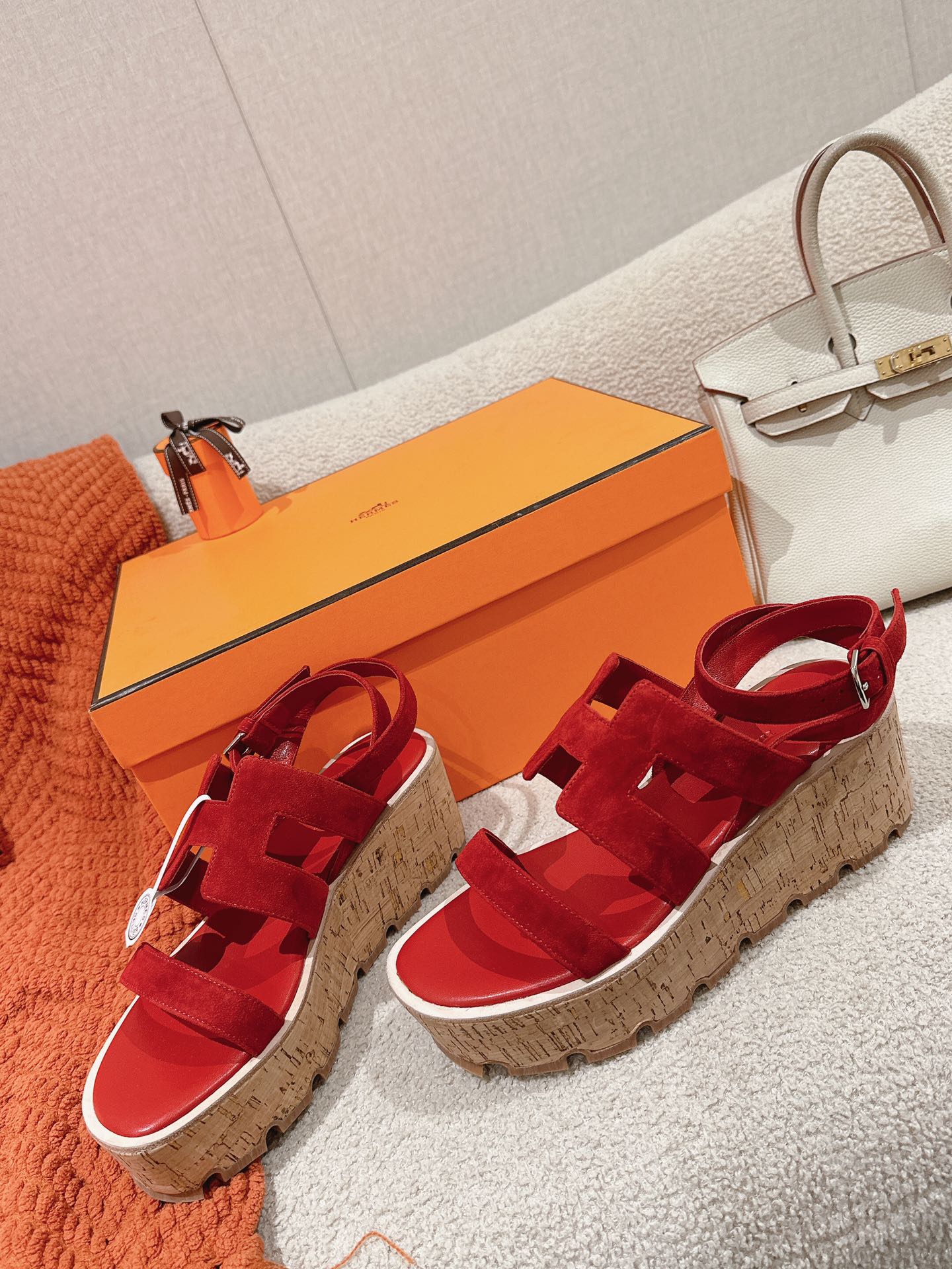 HM 25S HAVANE WEDGE SANDAL IN RED SUEDE - 35
