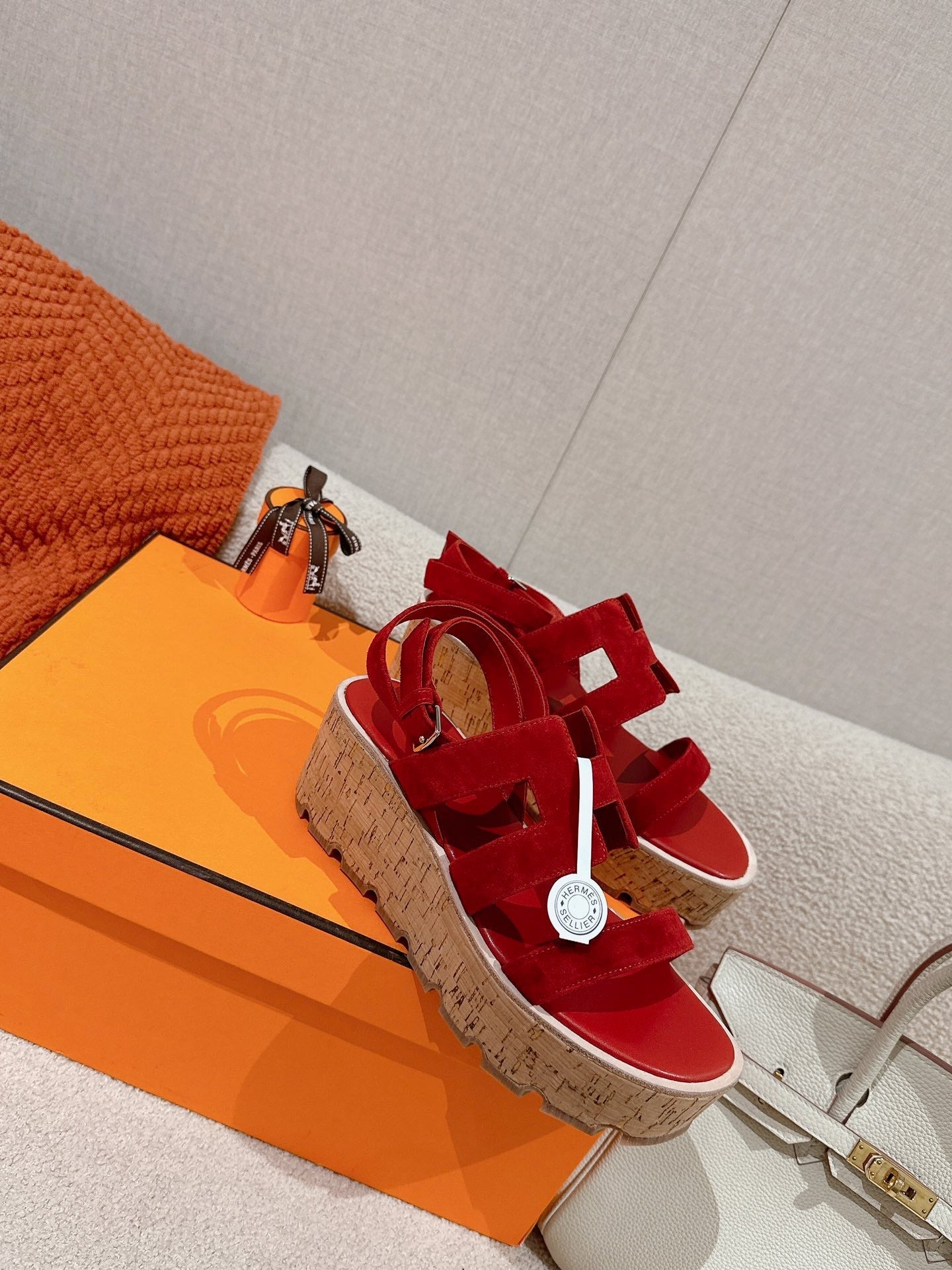HM 25S HAVANE WEDGE SANDAL IN RED SUEDE - 35