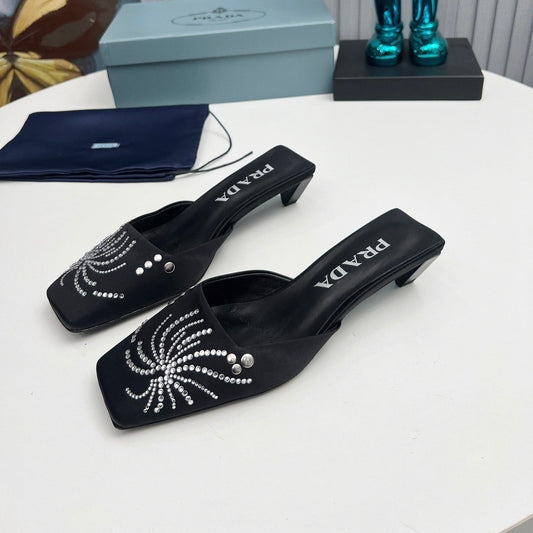 МЮЛІ PRADA 26S 40 ММ З ЧОРНОГО АТЛАСУ, ІНКРУСТОВАНІ КРИСТАЛАМИ