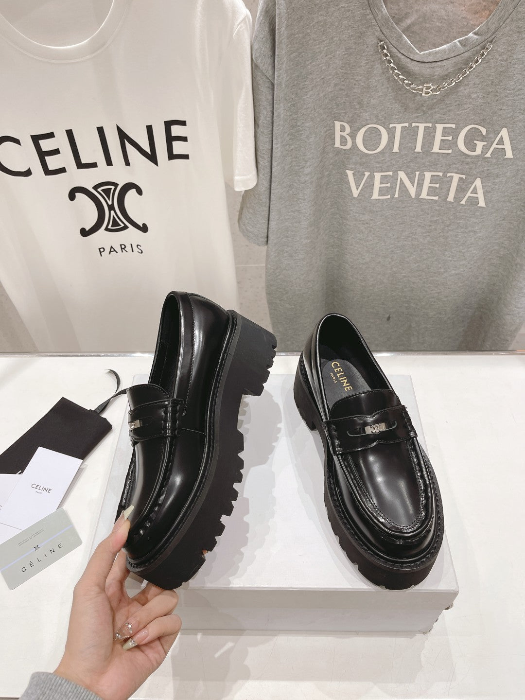 CHUNKY LOAFER IN BLACK POLISHED BULLSKIN - 35