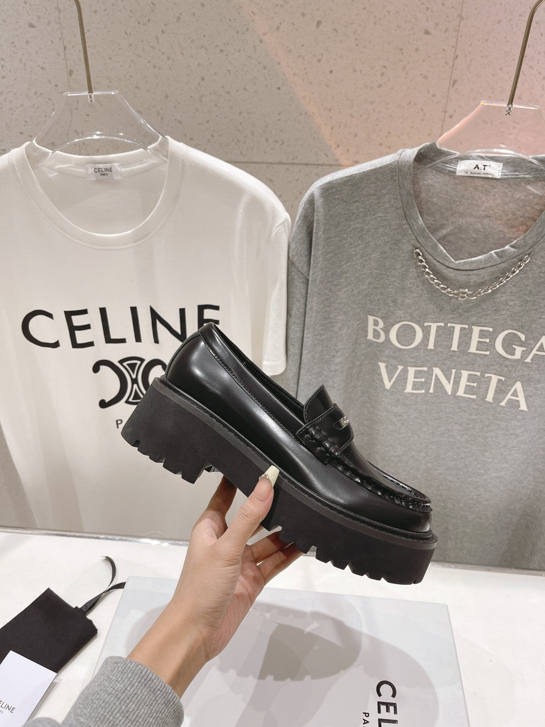 CHUNKY LOAFER IN BLACK POLISHED BULLSKIN - 35