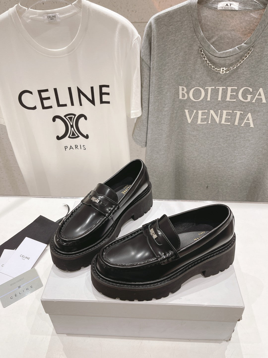 CHUNKY LOAFER IN BLACK POLISHED BULLSKIN - 35