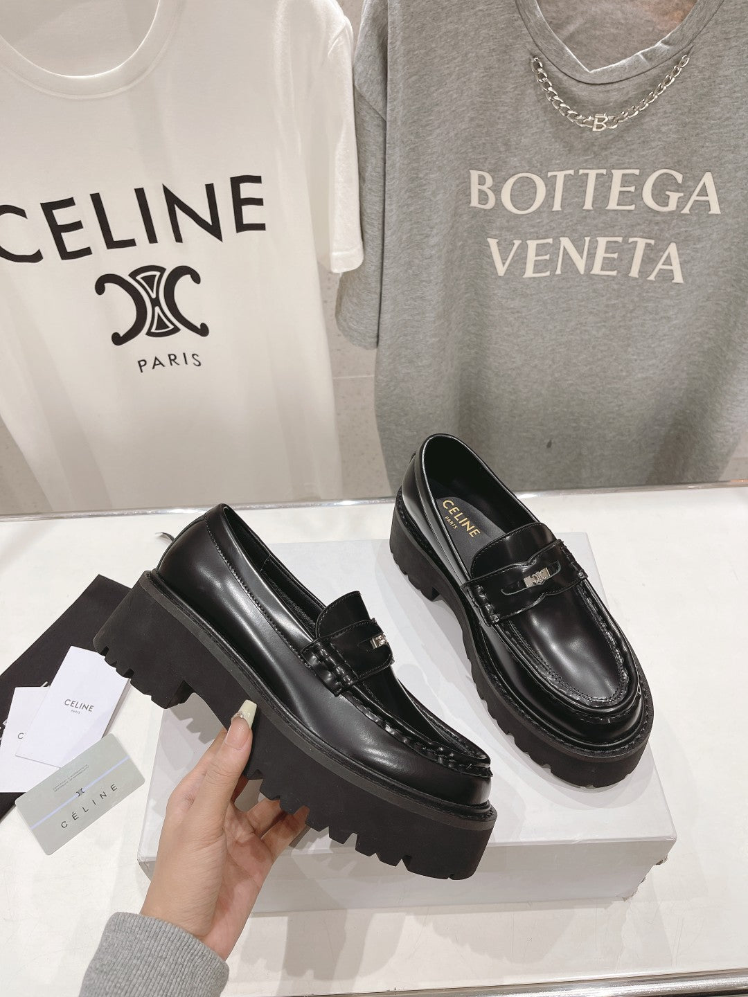 CHUNKY LOAFER IN BLACK POLISHED BULLSKIN - 35