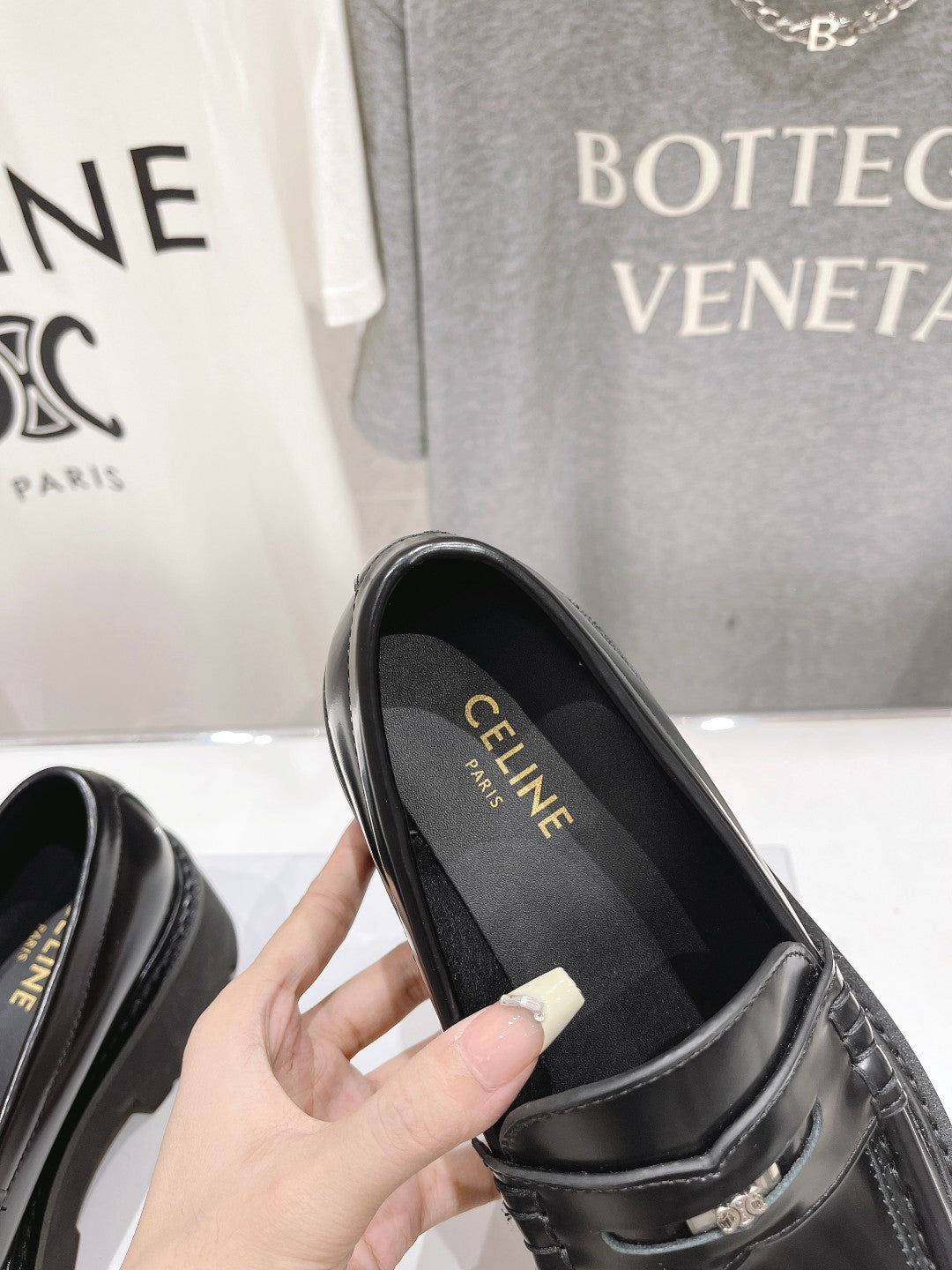 CHUNKY LOAFER IN BLACK POLISHED BULLSKIN - 35