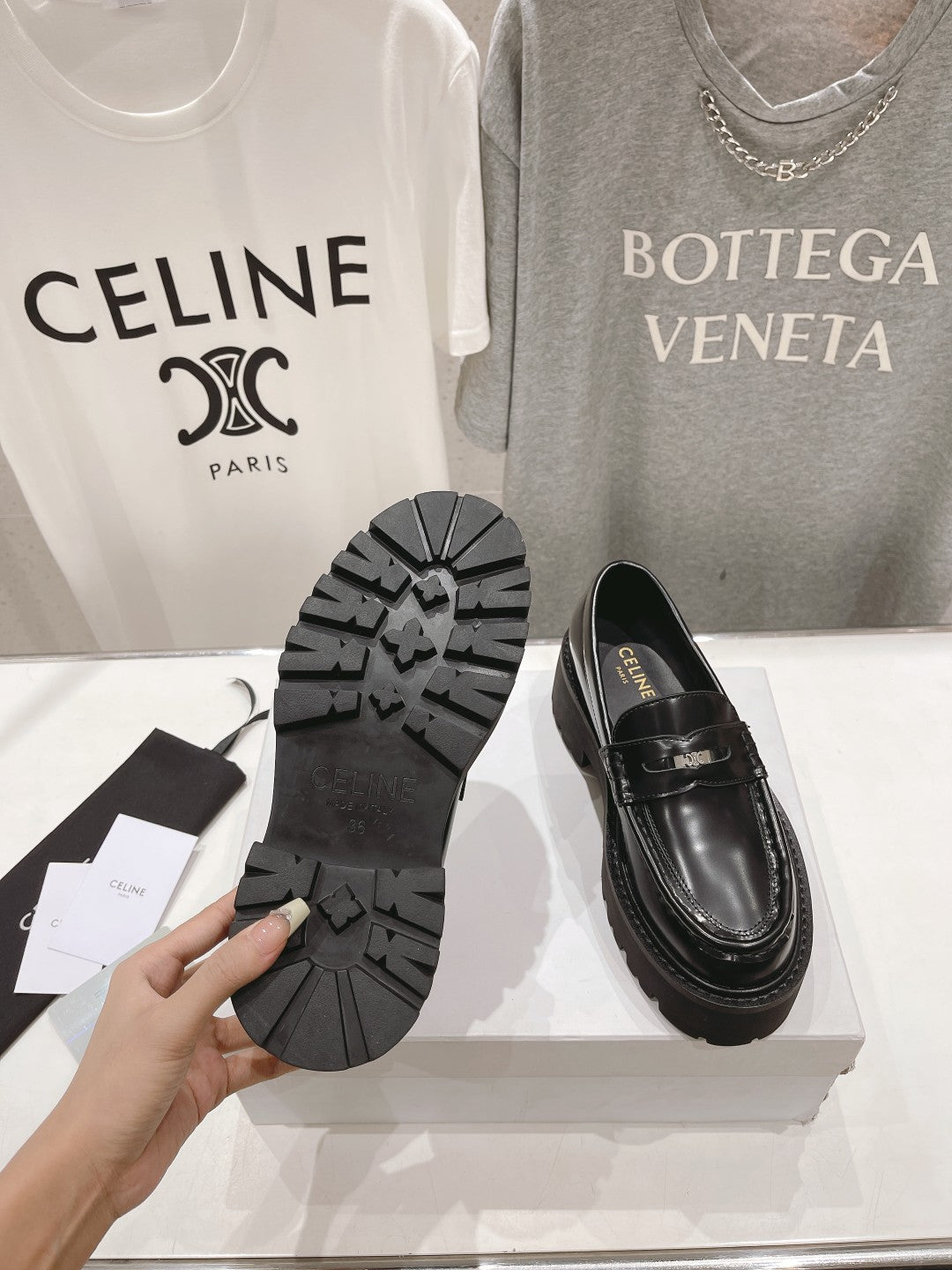 CHUNKY LOAFER IN BLACK POLISHED BULLSKIN - 35