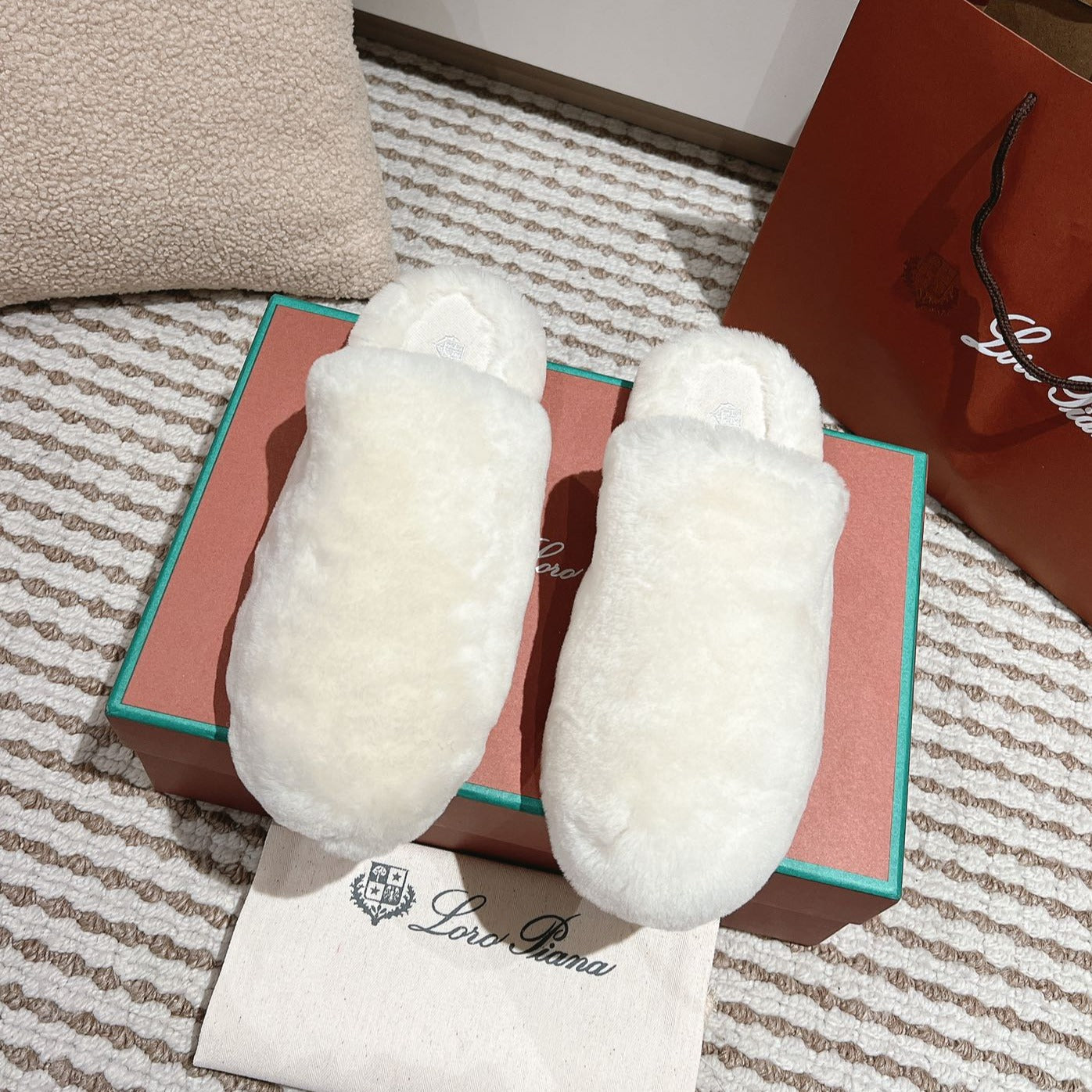 LP NATURAL WINTERCOZY WOOL WHITE SLIPPERS - 35