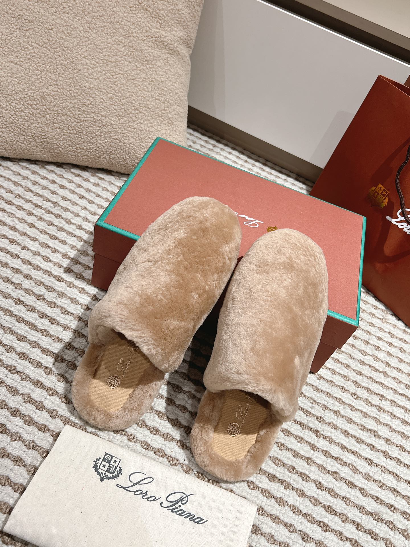 LP NATURAL WINTERCOZY WOOL ALMOND SLIPPERS - 35