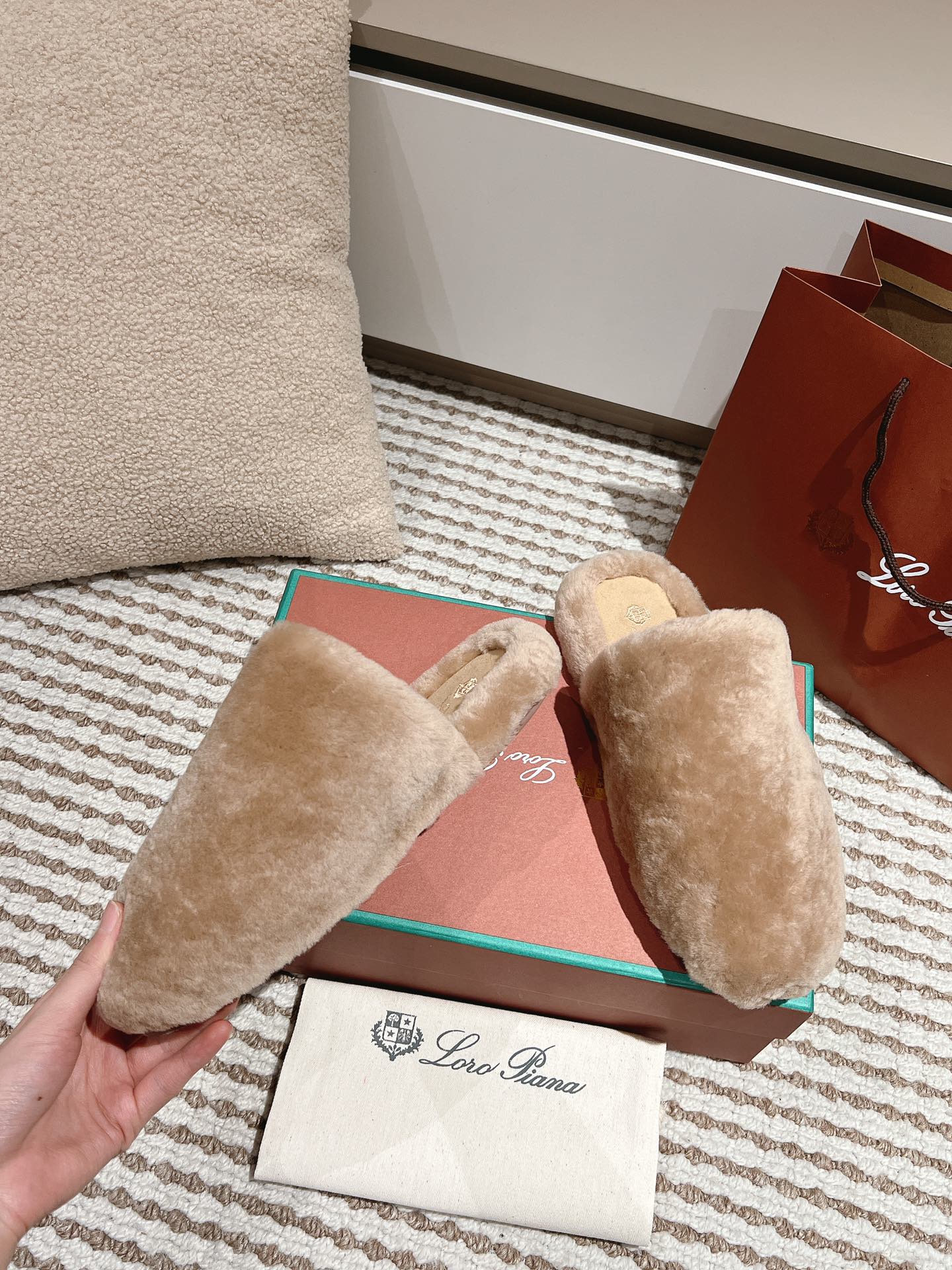 LP NATURAL WINTERCOZY WOOL ALMOND SLIPPERS - 35