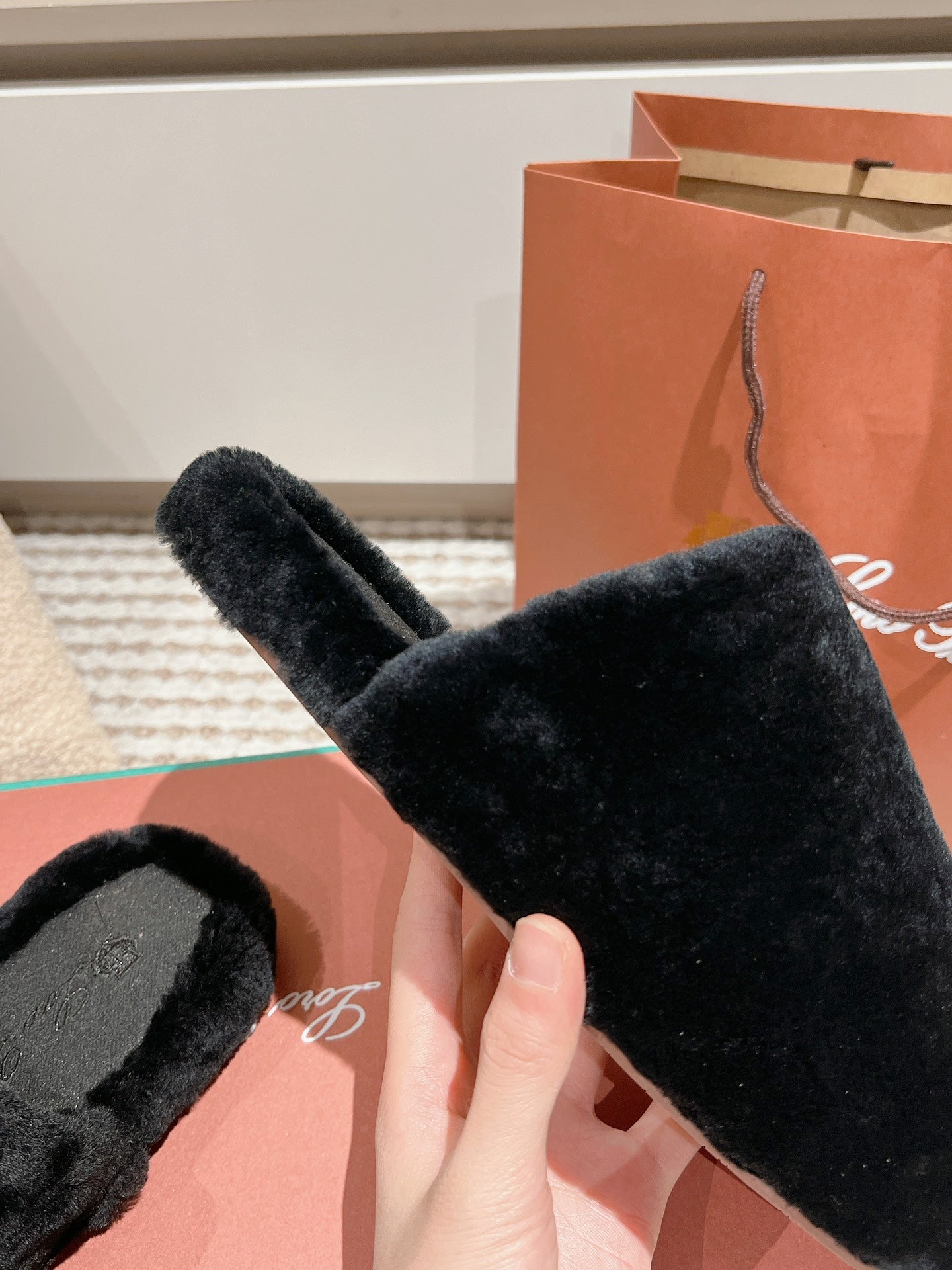 LP NATURAL WINTERCOZY WOOL BLACK SLIPPERS - 35