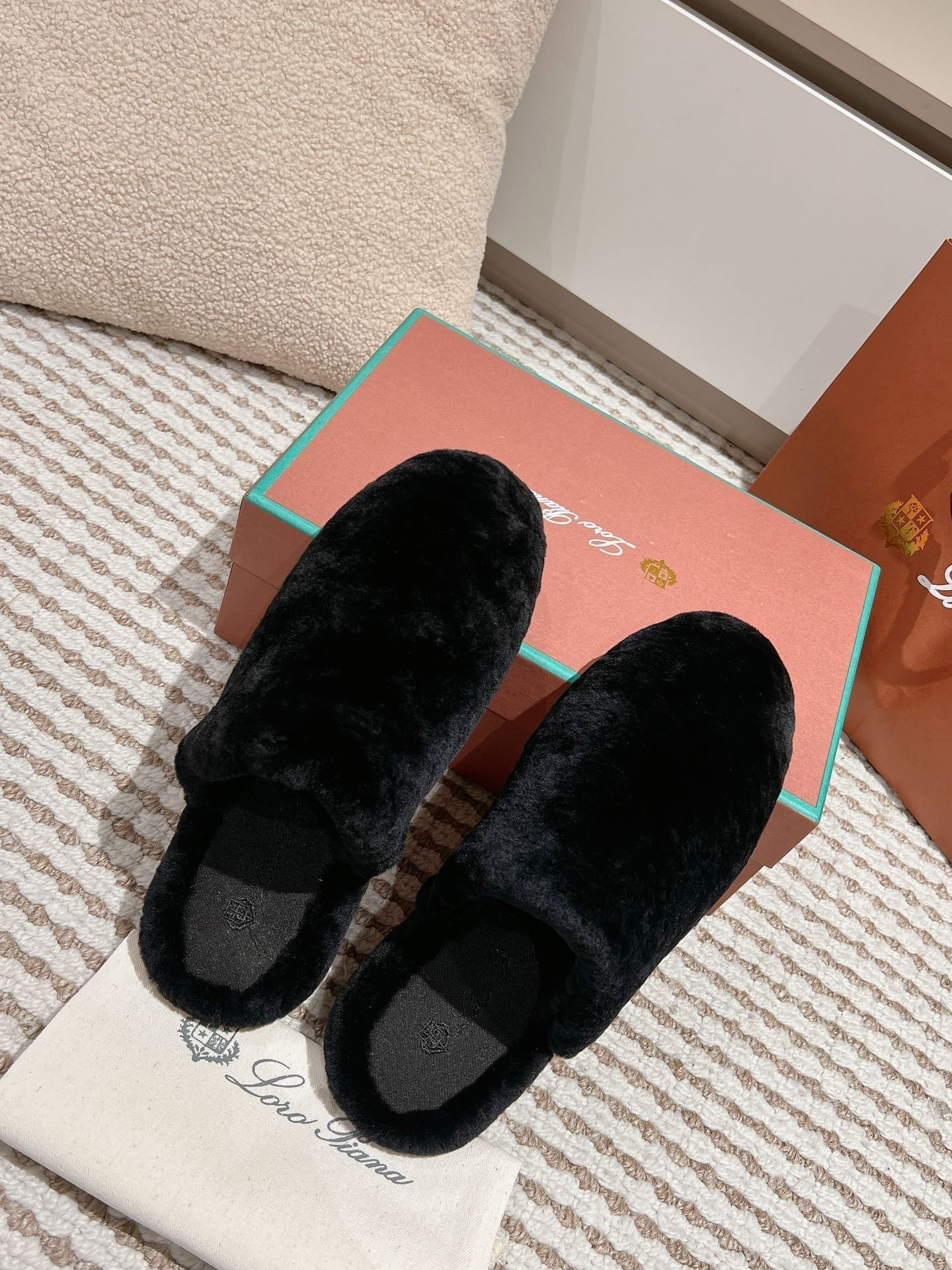 LP NATURAL WINTERCOZY WOOL BLACK SLIPPERS - 35