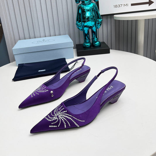 PRADA 26S ГОСТРОНОСІ ТУФЛІ-СЛІНГБЕКИ 40 ММ З ФІОЛЕТОВОГО АТЛАСУ, ПРИКРАШЕНІ КРИСТАЛАМИ