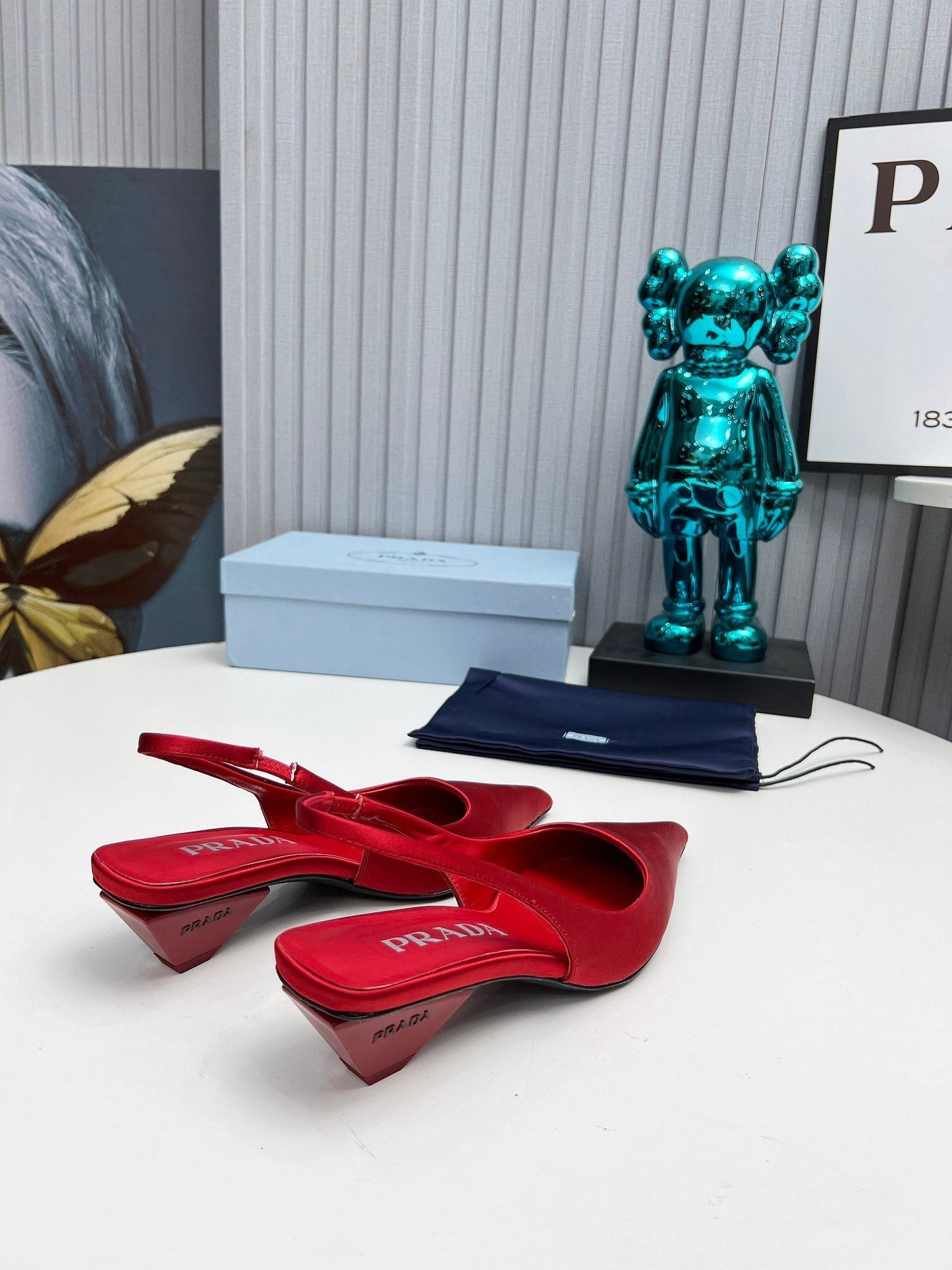 PRADA 26S ГОСТРОНОСІ ТУФЛІ-СЛІНГБЕКИ 40 ММ З ТЕМНО-ЧЕРВОНОГО АТЛАСУ