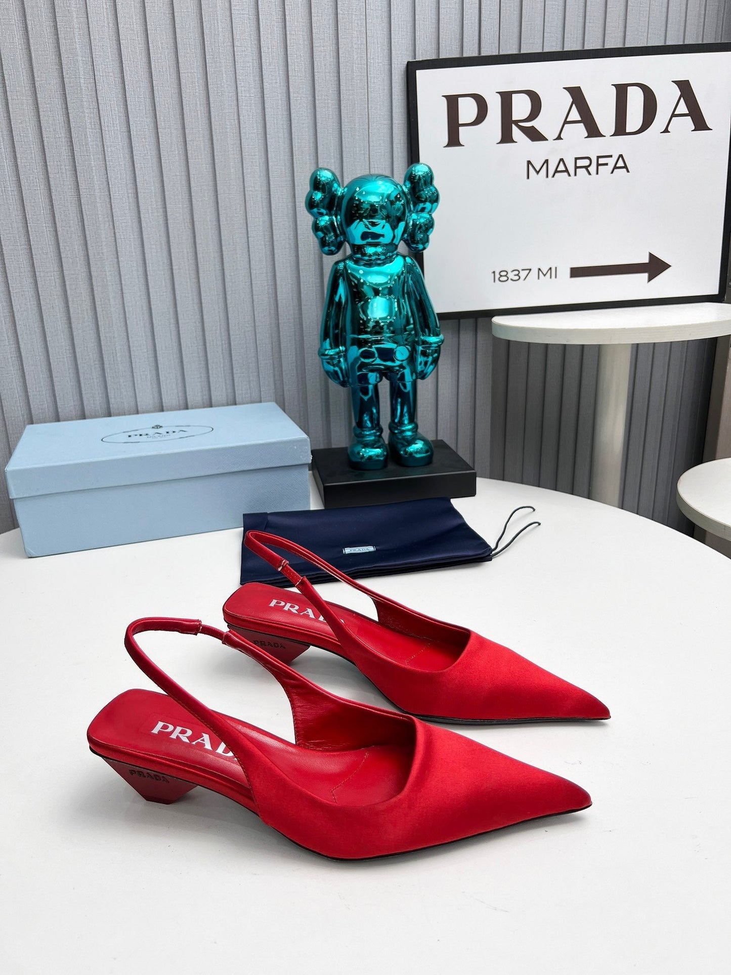 PRADA 26S ГОСТРОНОСІ ТУФЛІ-СЛІНГБЕКИ 40 ММ З ТЕМНО-ЧЕРВОНОГО АТЛАСУ