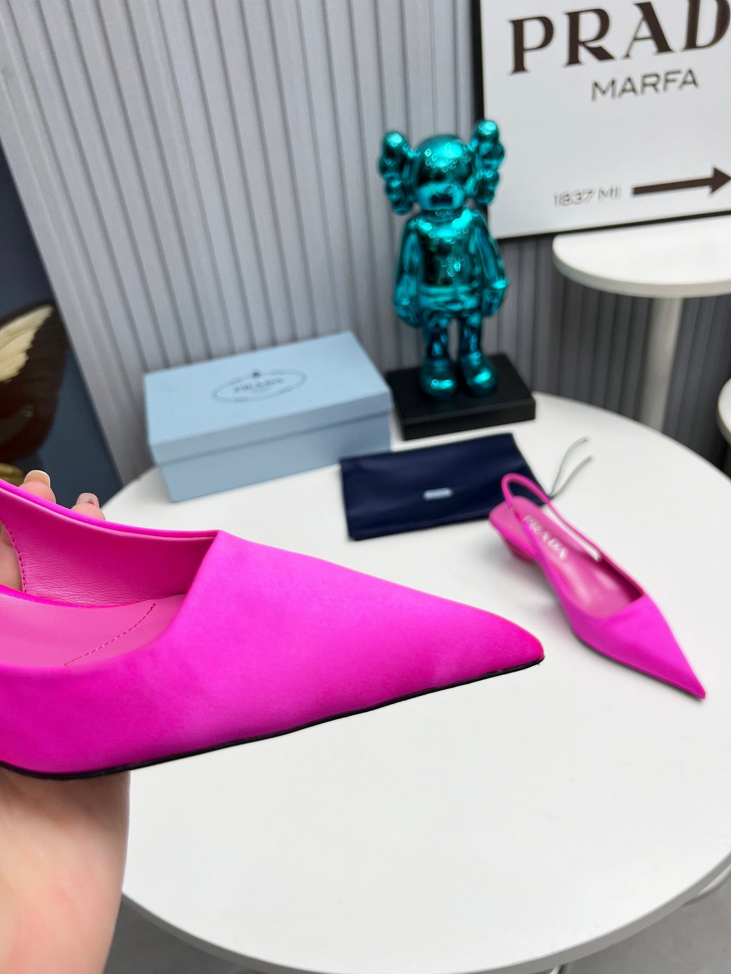 PRADA 26S POINTED TOE SLINGBACK 40MM IN FUCHSIA PINK SATIN
