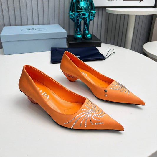 Туфлі-човники PRADA 26S з загостреним носком 40 мм з помаранчевого атласу, оздоблені кристалами