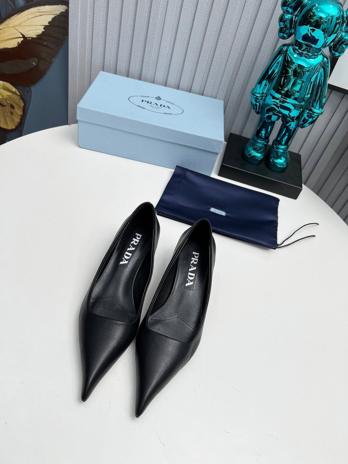 PRADA 26S POINTED TOE PUMPS 40MM IN BLACK CALFSKIN