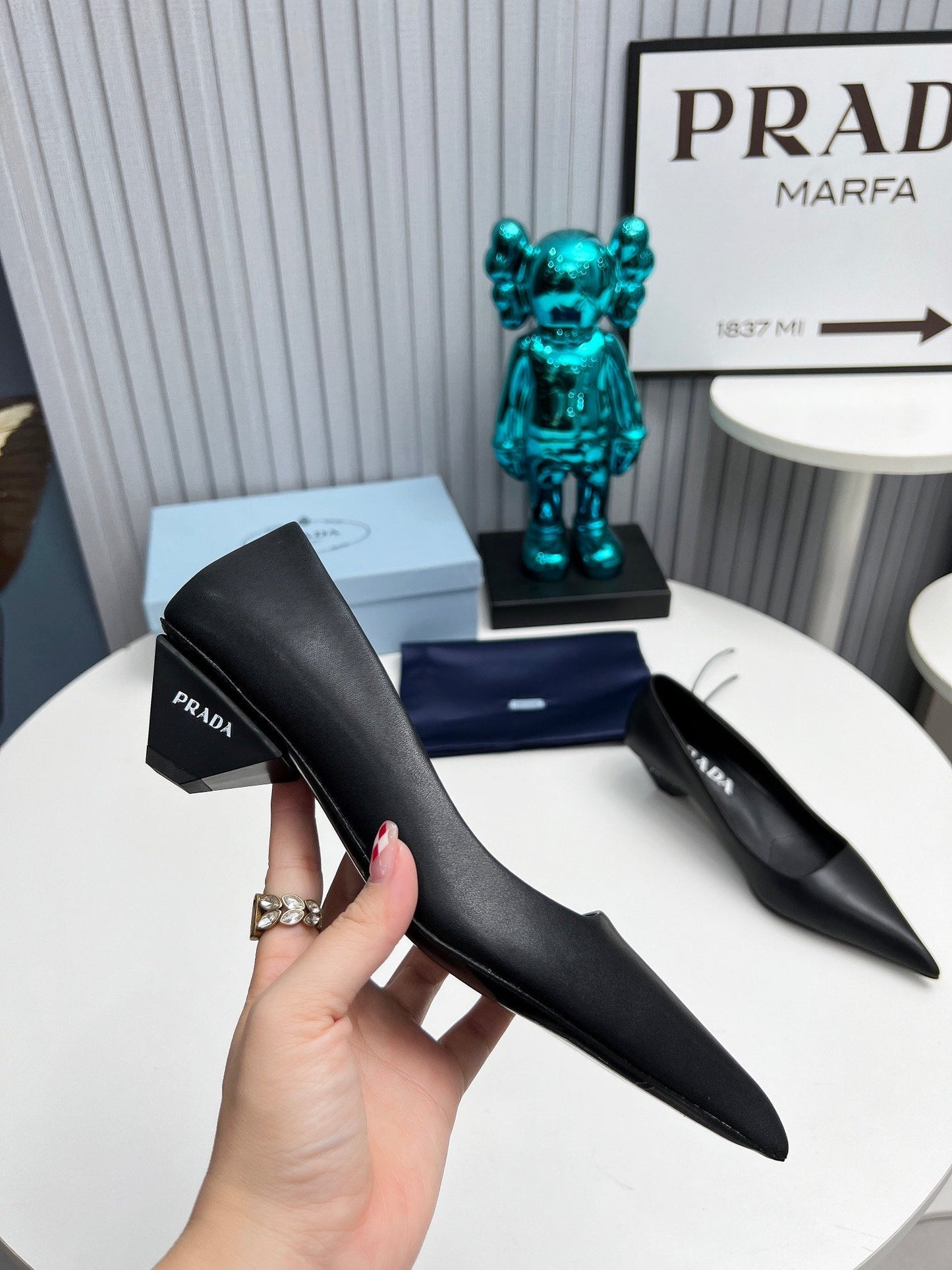 PRADA 26S POINTED TOE PUMPS 40MM IN BLACK CALFSKIN