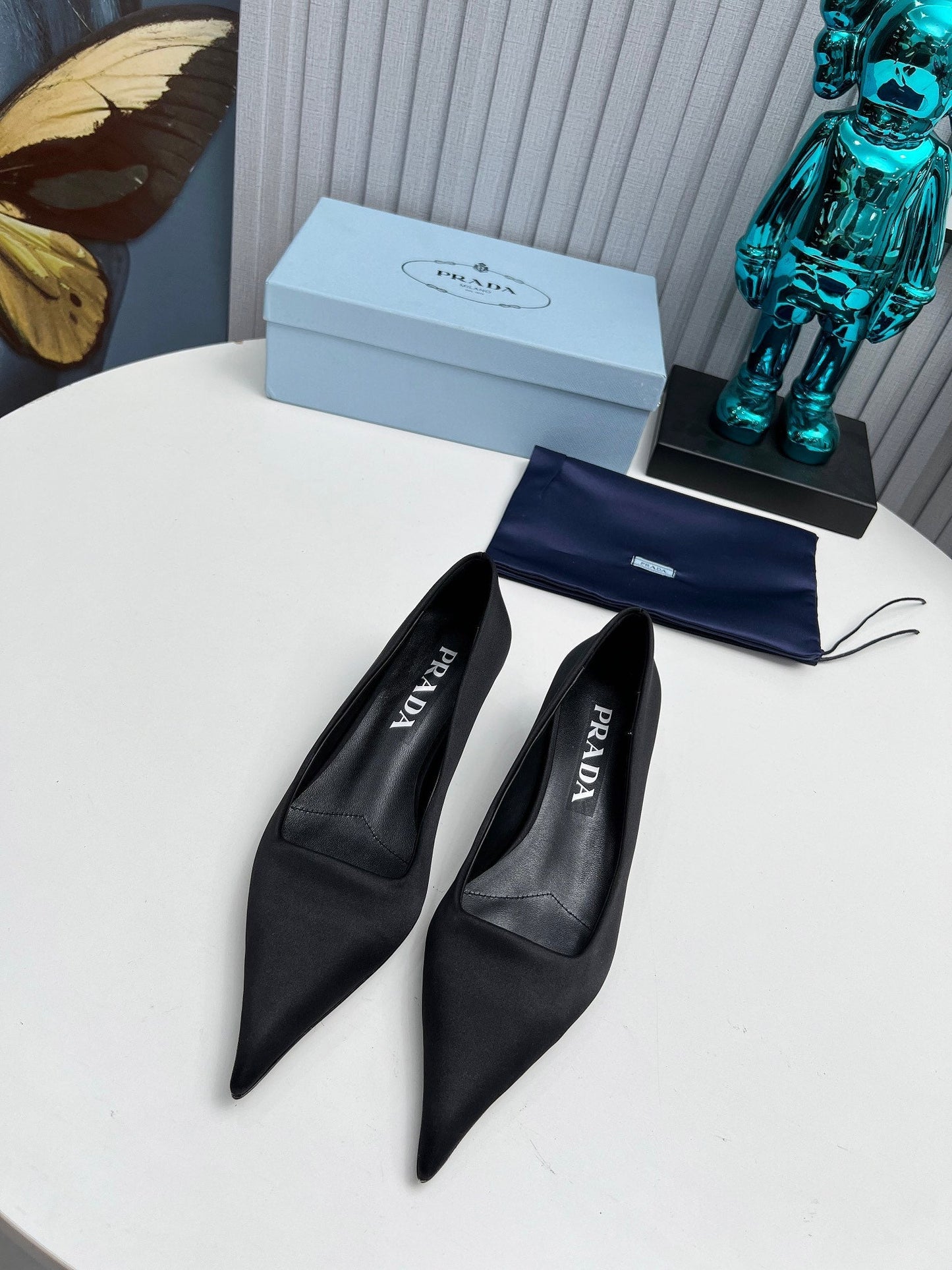 Туфлі-човники PRADA 26S З ГОСТРИМ НОСКОМ 40 ММ З ЧОРНОГО АТЛАСУ