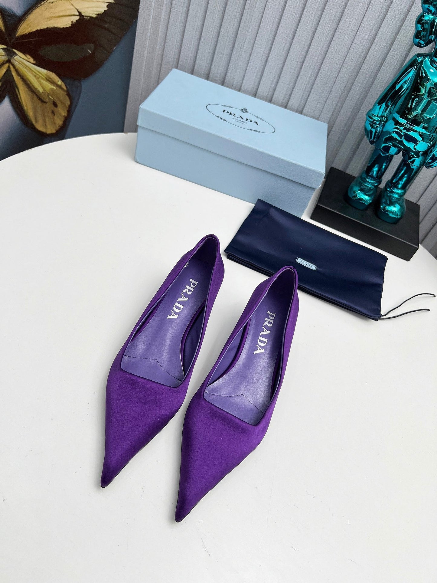 PRADA 26S POINTED TOE PUMPS 40MM IN PURPLE SATIN