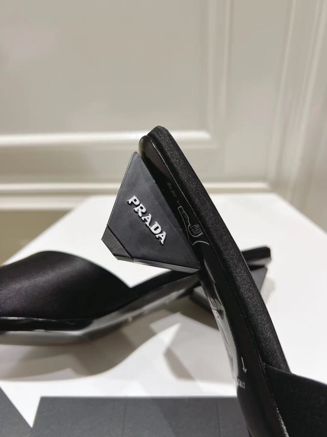 PRA POINTED-TOE MULES BLACK SATIN - 34