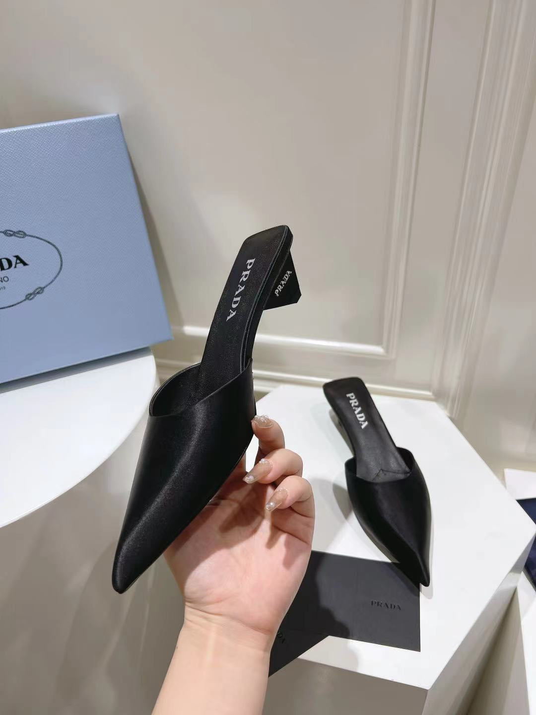 PRA POINTED-TOE MULES BLACK SATIN - 34