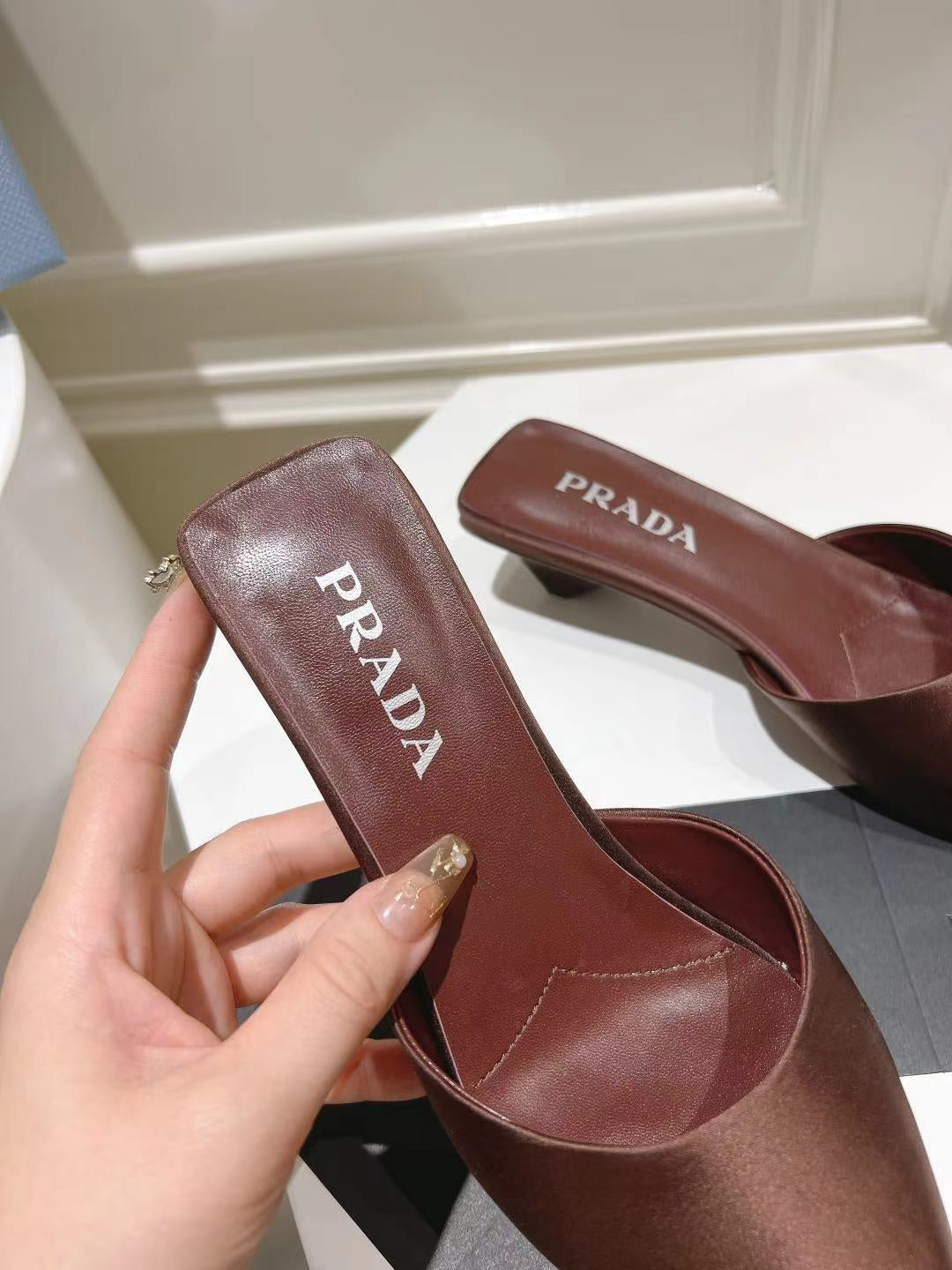 PRA POINTED-TOE MULES CHOCOLATE SATIN - 34