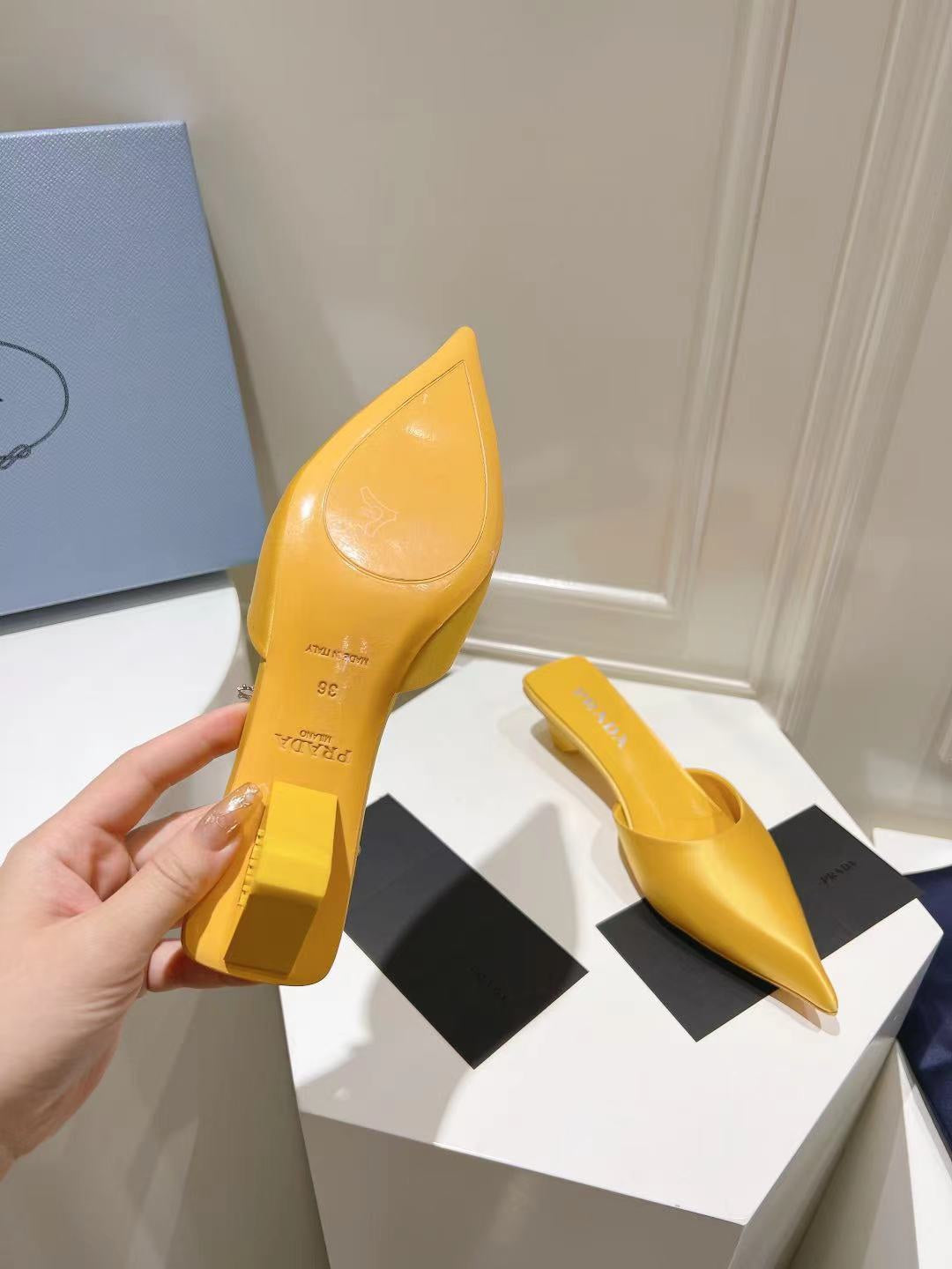 PRA POINTED-TOE MULES YELLOW SATIN - 34