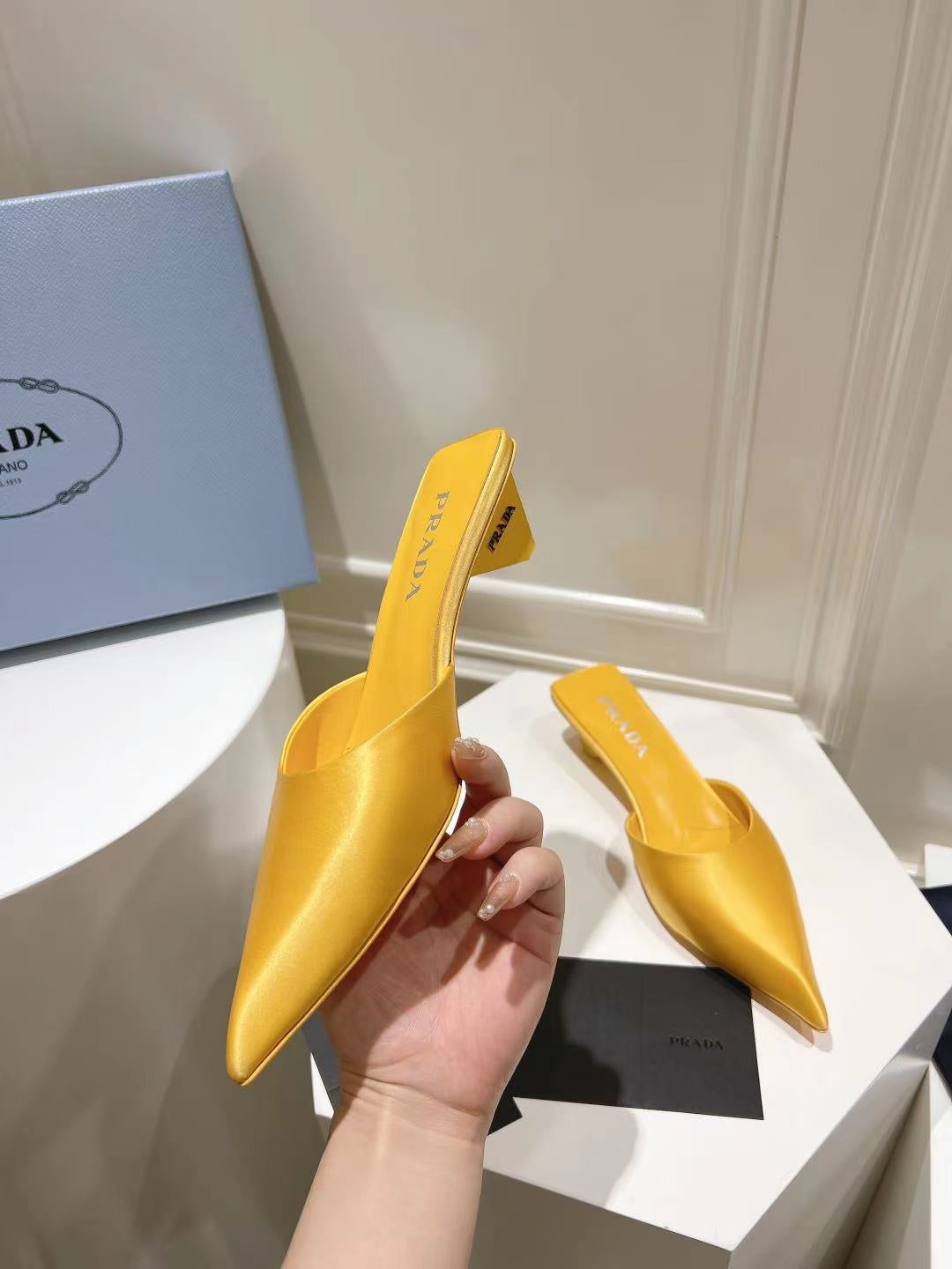 PRA POINTED-TOE MULES YELLOW SATIN - 34