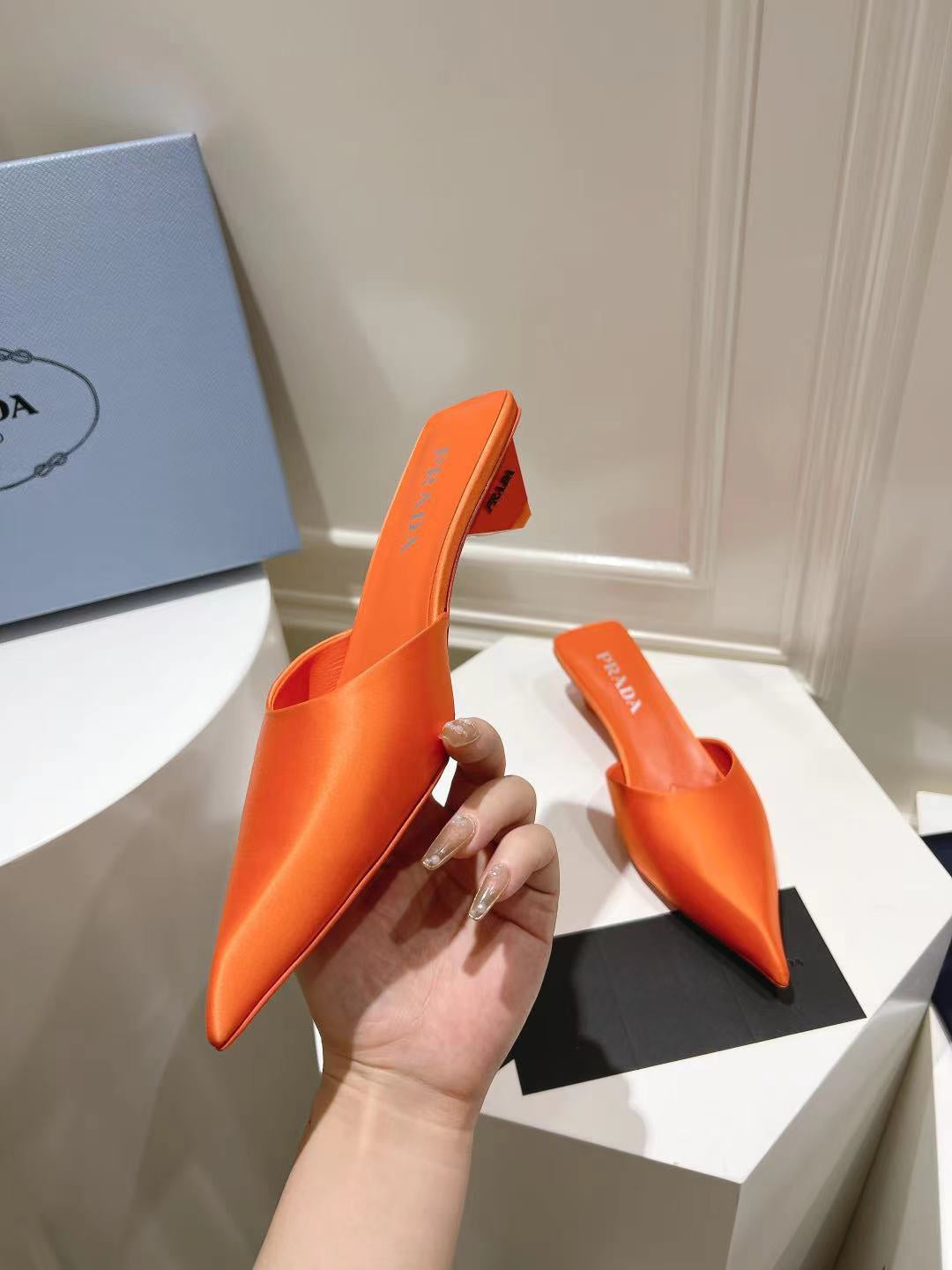 PRA POINTED-TOE MULES BRIGHT ORANGE SATIN - 34