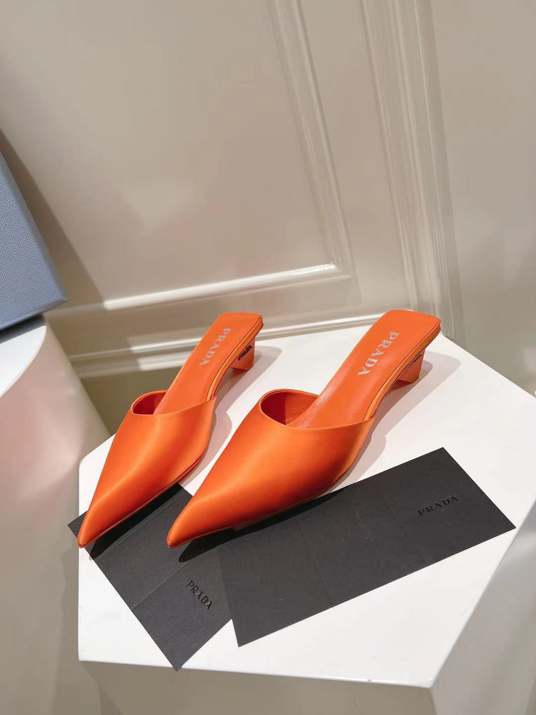 PRA POINTED-TOE MULES BRIGHT ORANGE SATIN - 34