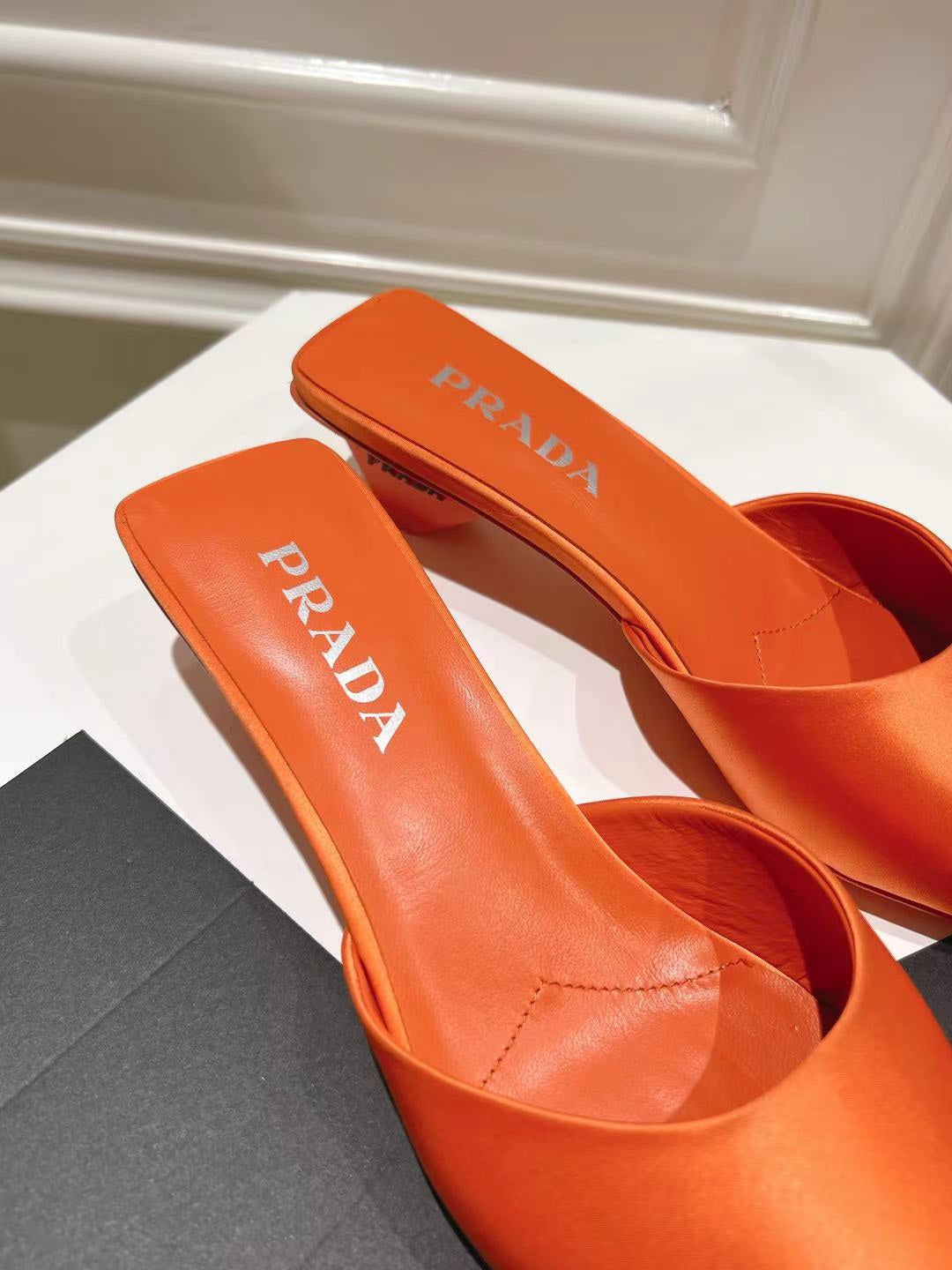 PRA POINTED-TOE MULES BRIGHT ORANGE SATIN - 34