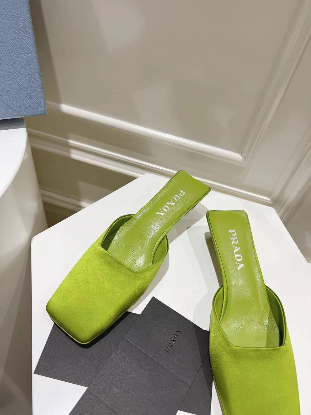 PRA SQUARE TOE MULES PEAR SATIN - 34