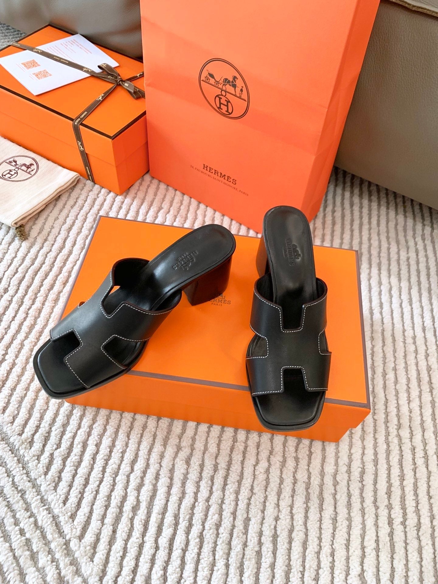 HELIA 60 SANDAL IN BLACK CALFSKIN - 35