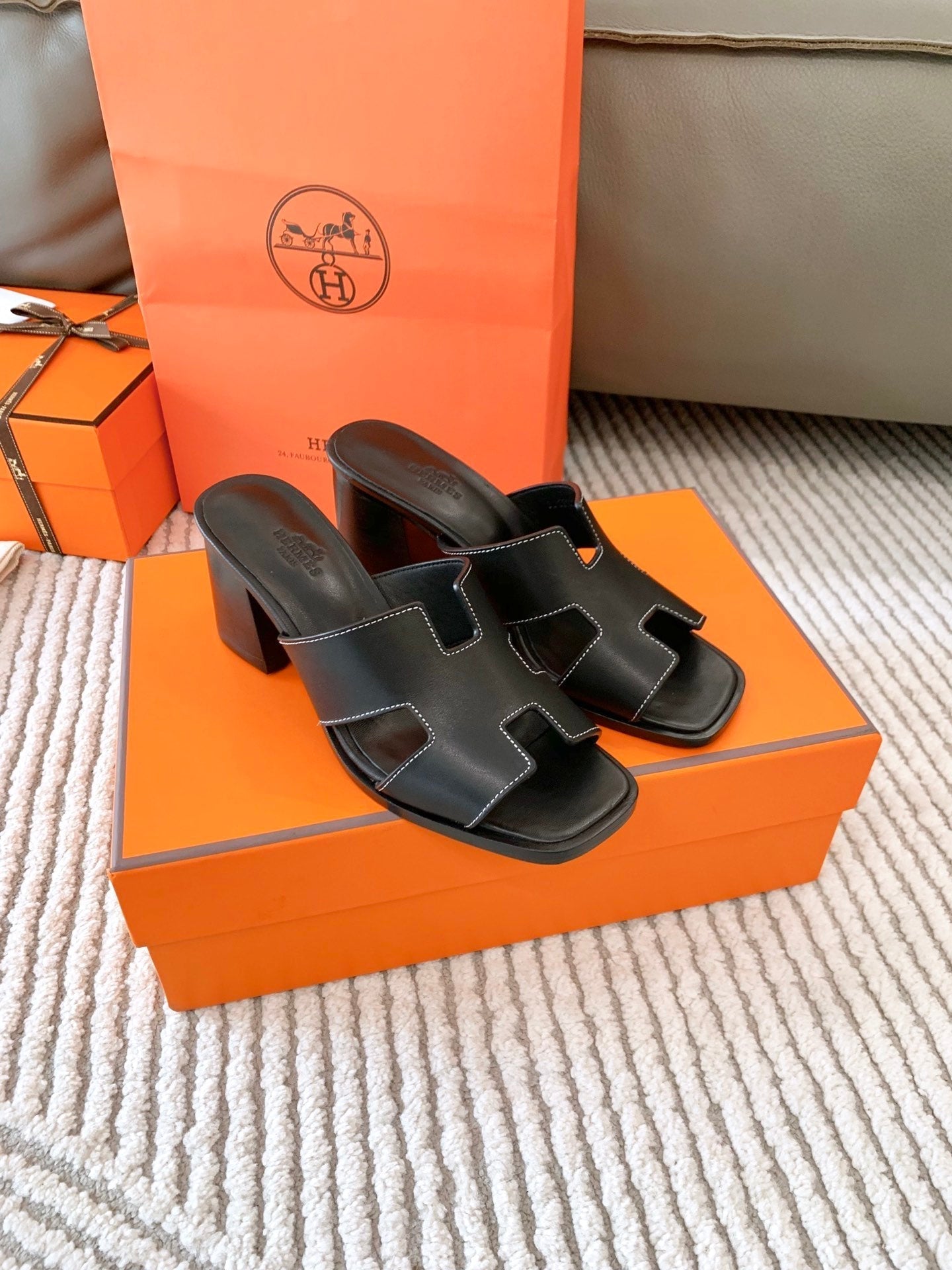 HELIA 60 SANDAL IN BLACK CALFSKIN - 35
