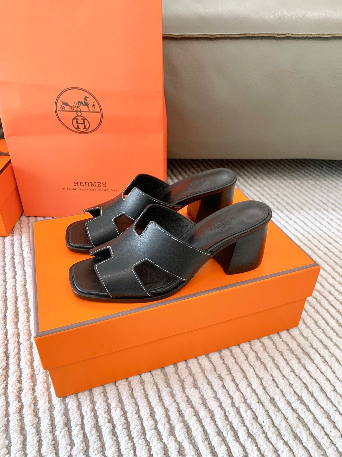 HELIA 60 SANDAL IN BLACK CALFSKIN - 35