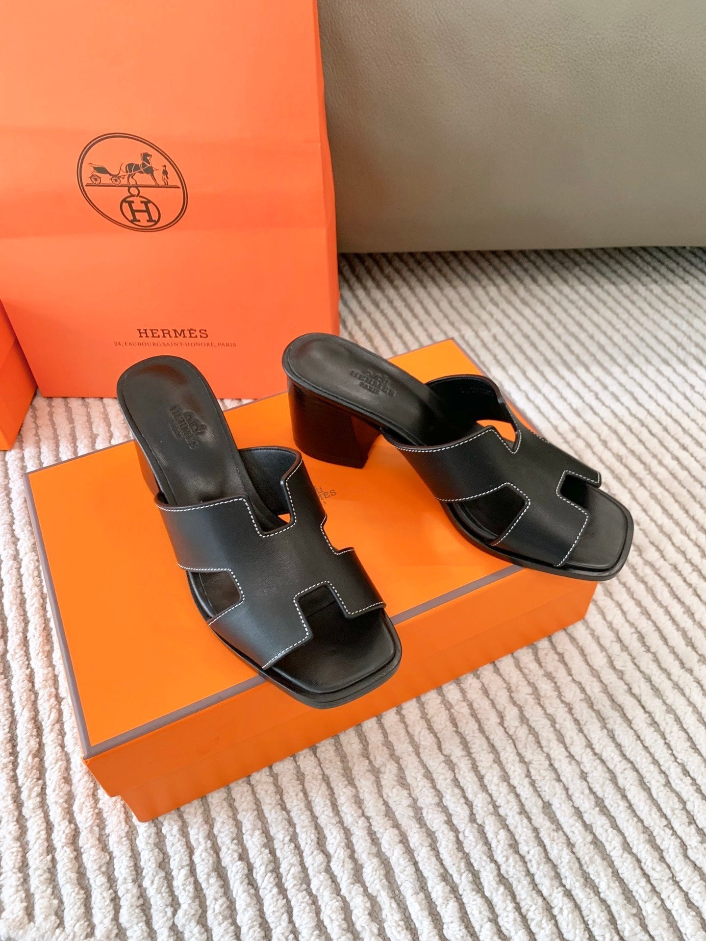 HELIA 60 SANDAL IN BLACK CALFSKIN - 35