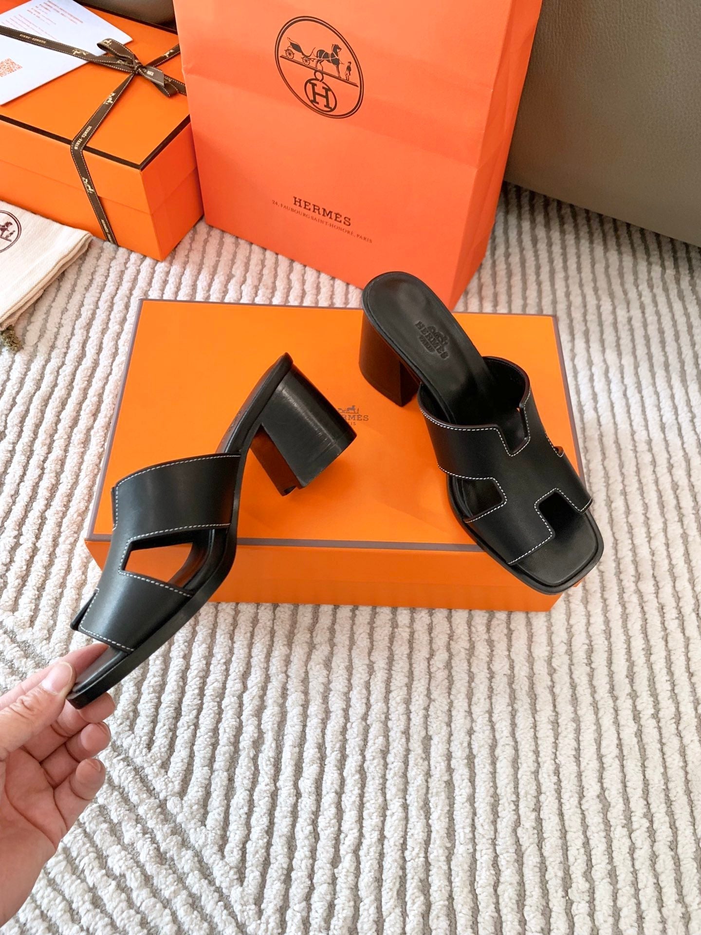 HELIA 60 SANDAL IN BLACK CALFSKIN - 35