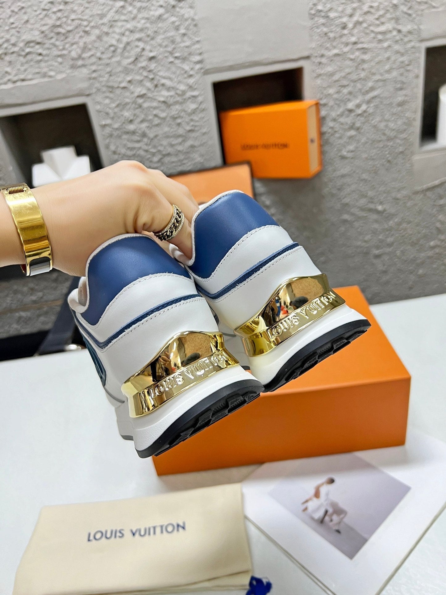 LV WOMEN SNEAKER IN WHITE MIX BLUE CALFSKIN - 35