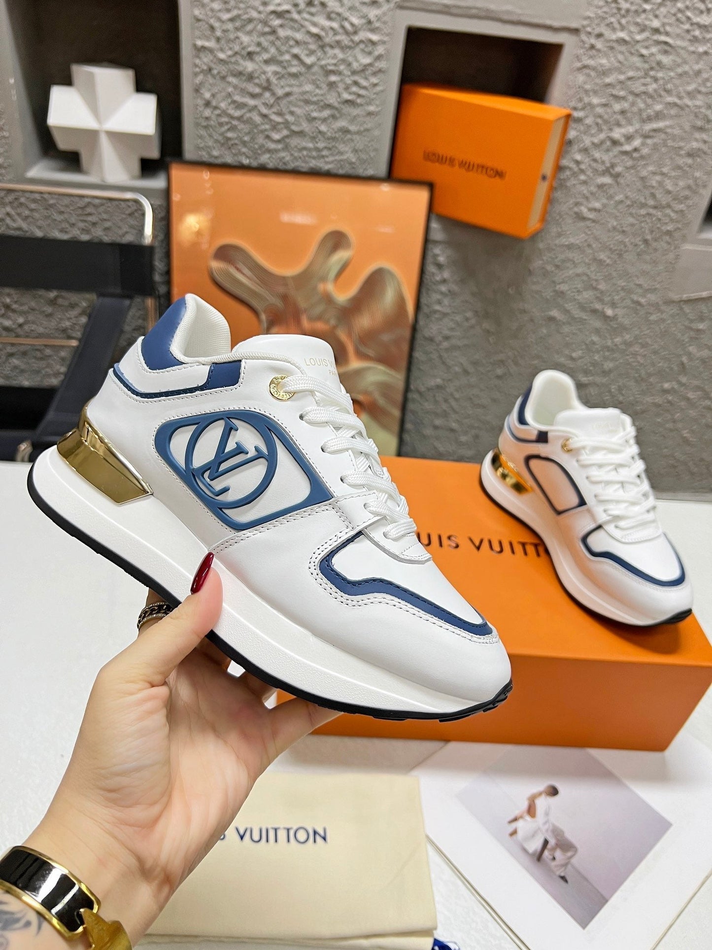 LV WOMEN SNEAKER IN WHITE MIX BLUE CALFSKIN - 35