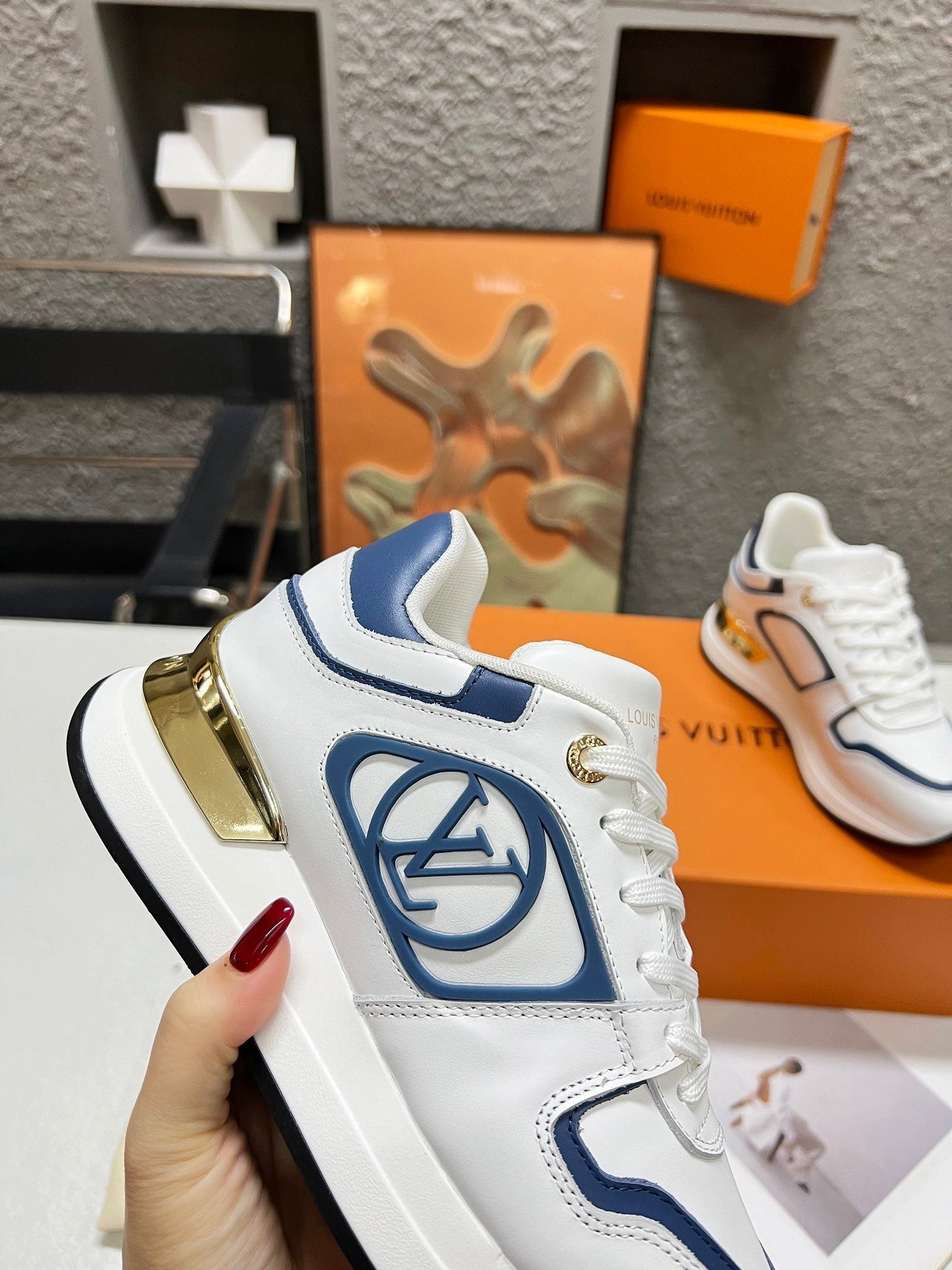 LV WOMEN SNEAKER IN WHITE MIX BLUE CALFSKIN - 35