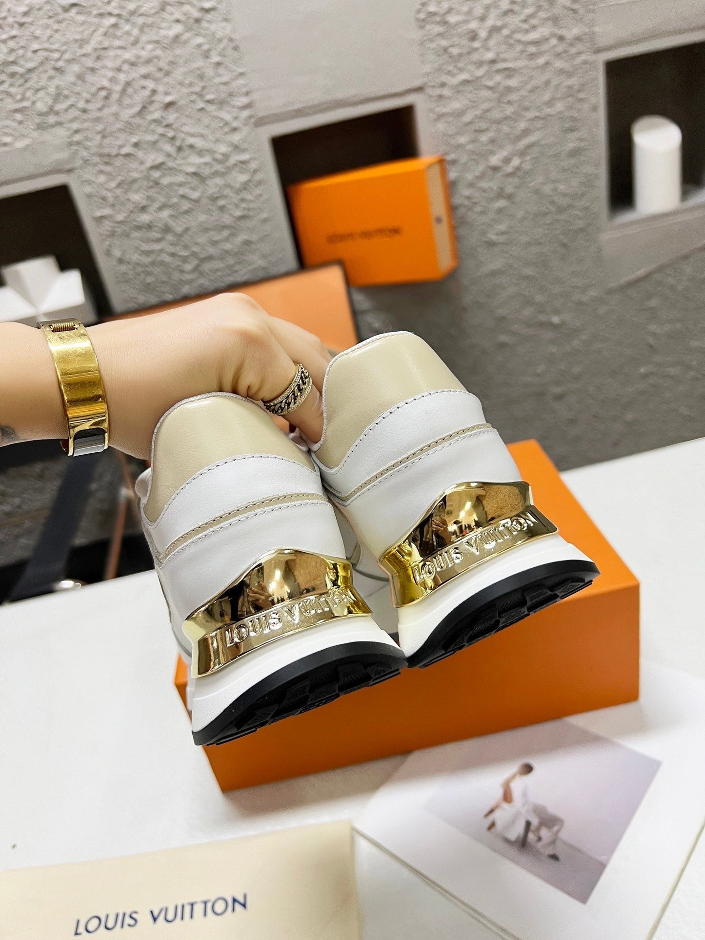 LV WOMEN SNEAKER IN WHITE MIX BEIGE CREAM CALFSKIN - 35