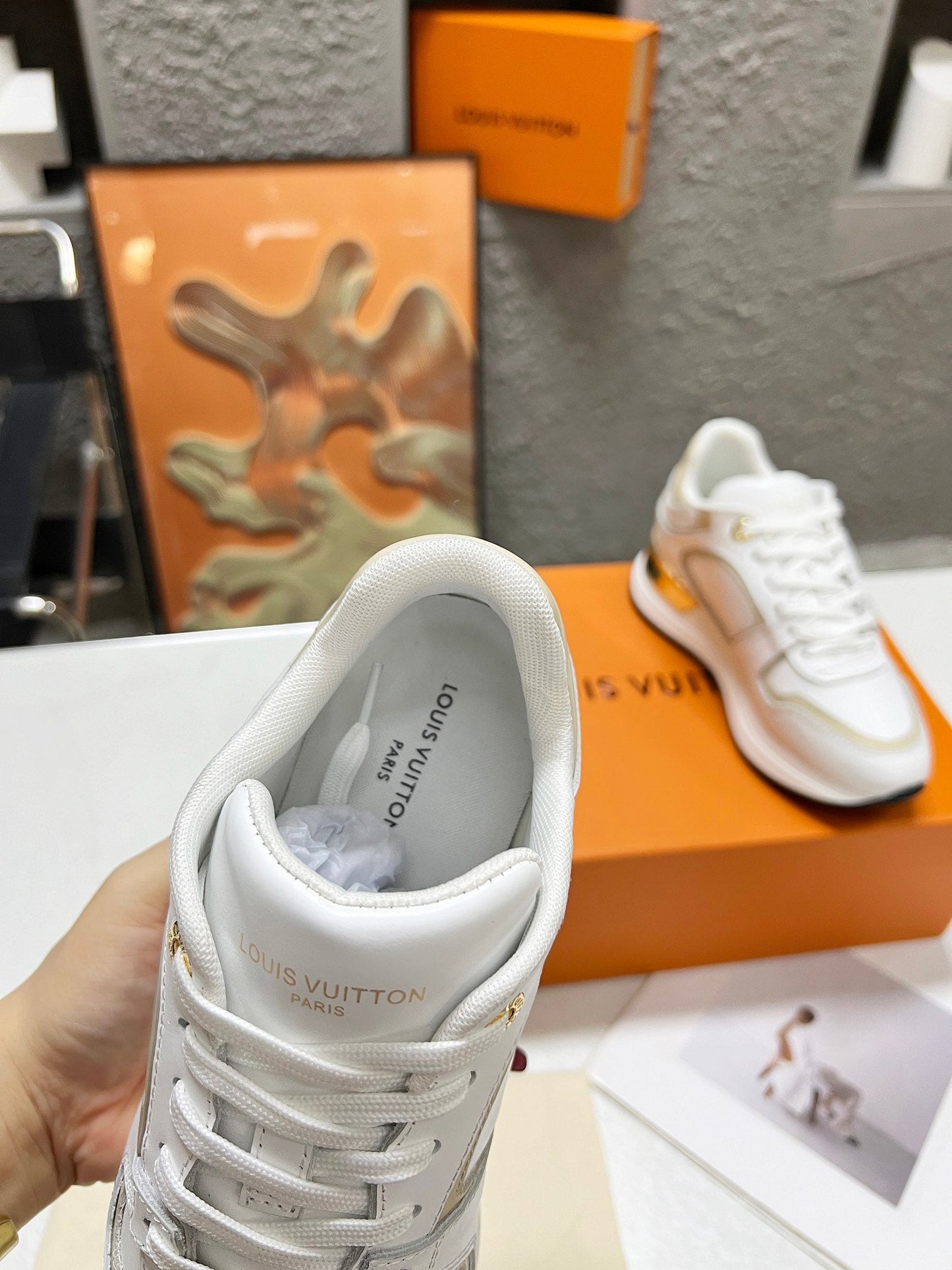 LV WOMEN SNEAKER IN WHITE MIX BEIGE CREAM CALFSKIN - 35