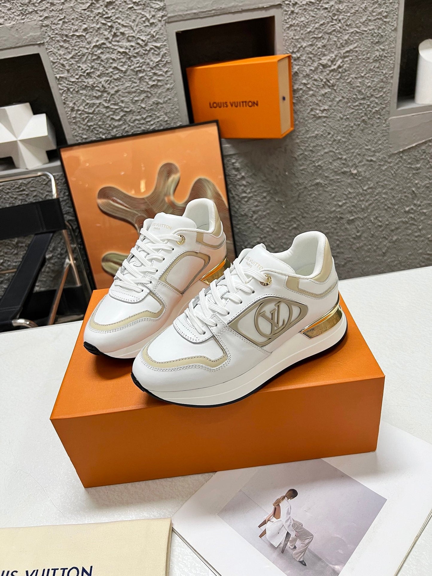 LV WOMEN SNEAKER IN WHITE MIX BEIGE CREAM CALFSKIN - 35