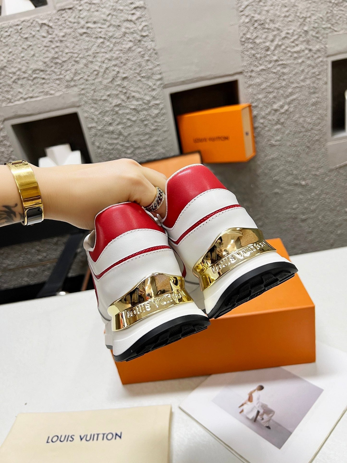 LV WOMEN SNEAKER IN WHITE MIX CHERRY RED CALFSKIN - 35