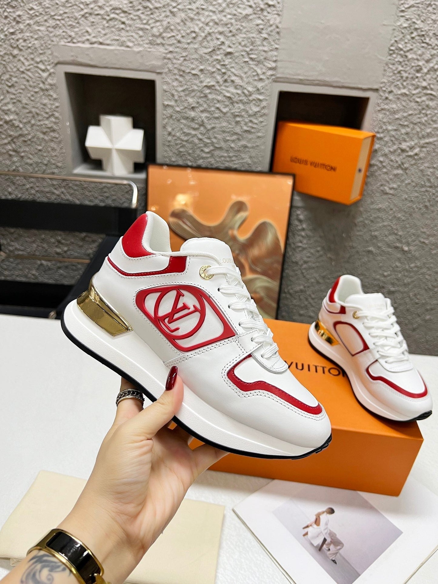 LV WOMEN SNEAKER IN WHITE MIX CHERRY RED CALFSKIN - 35