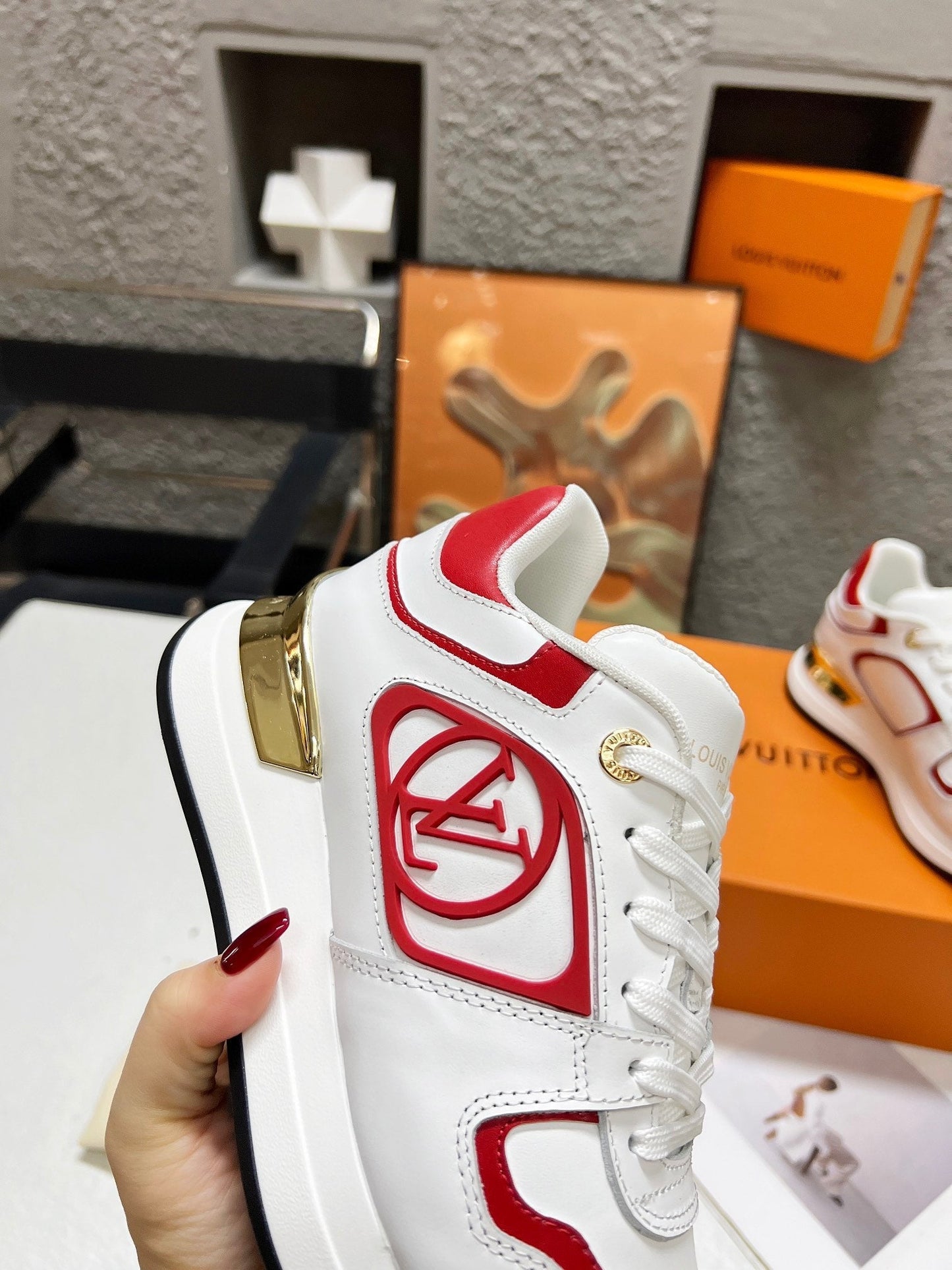 LV WOMEN SNEAKER IN WHITE MIX CHERRY RED CALFSKIN - 35