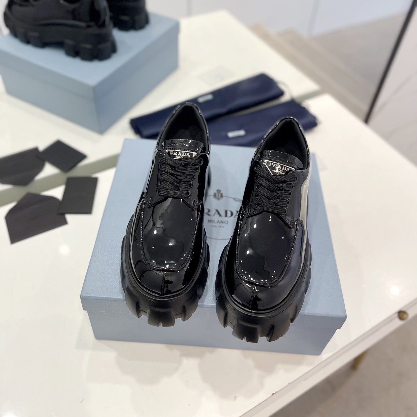 MONOLITH LACE-UP LOAFER IN BLACK GLOSSY CALFSKIN ATTACHED TRIANGLE LOGO - 35