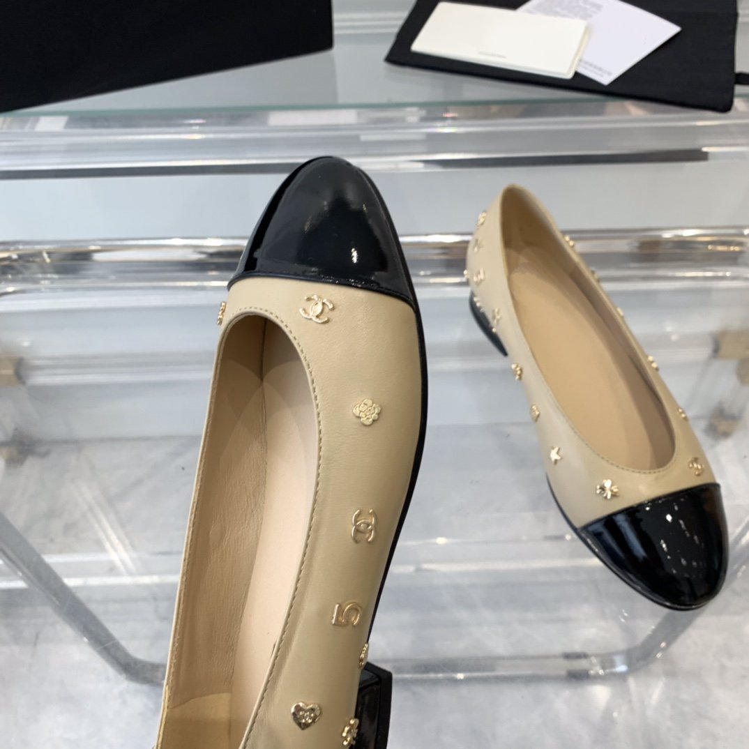 ballet flat beige black lamskin with multi logo - 35